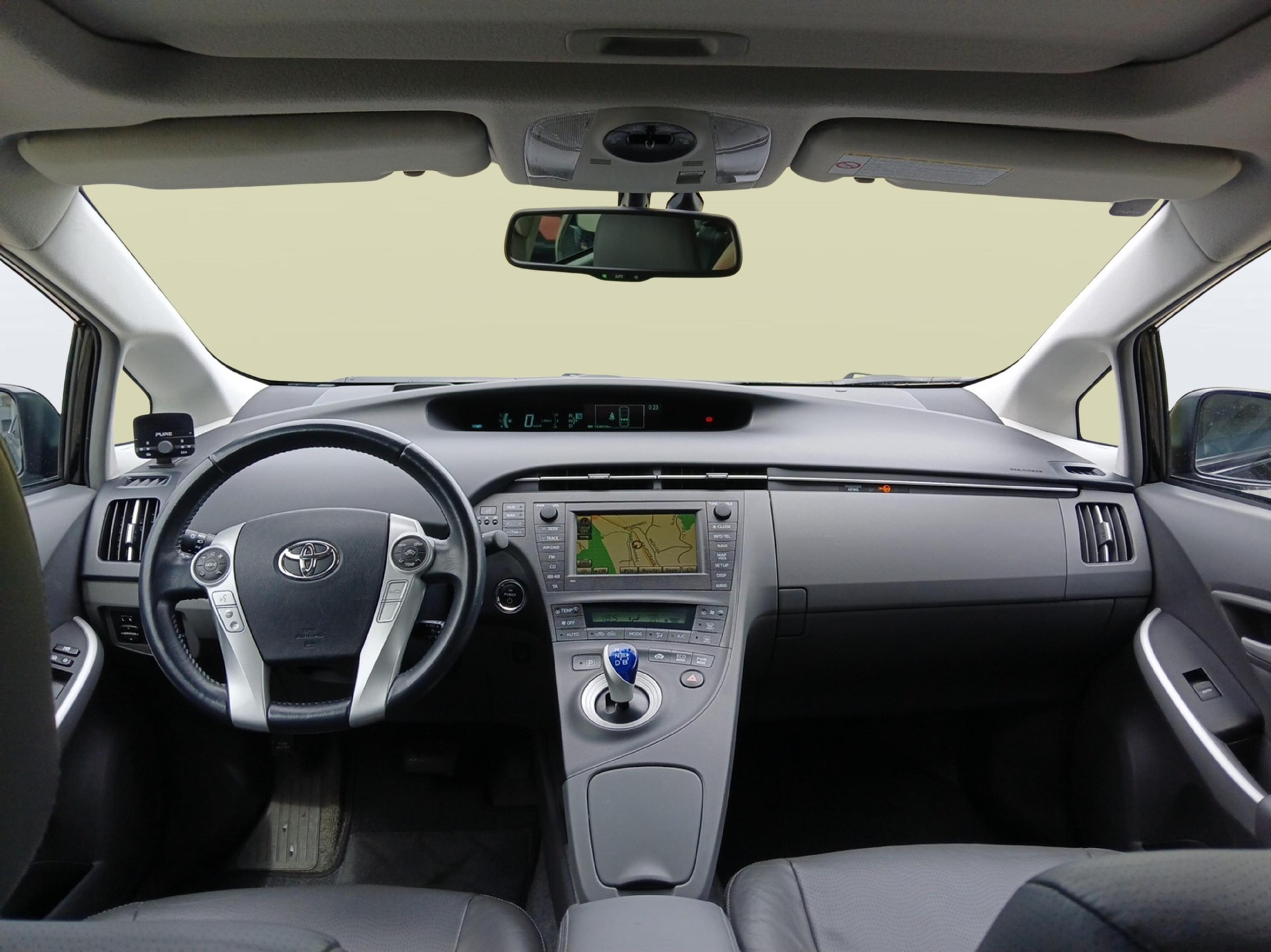 TOYOTA Prius 1.8 VVTi HSD Sol Premium-image-12