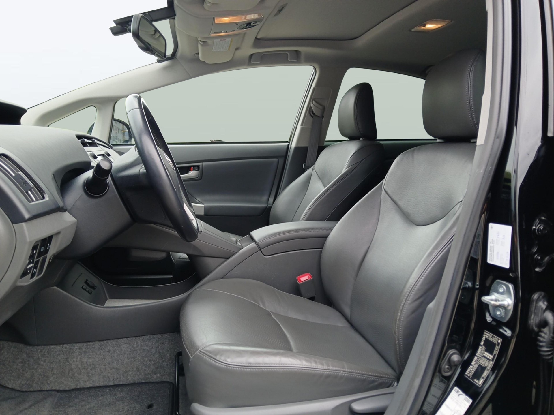 TOYOTA Prius 1.8 VVTi HSD Sol Premium-image-8