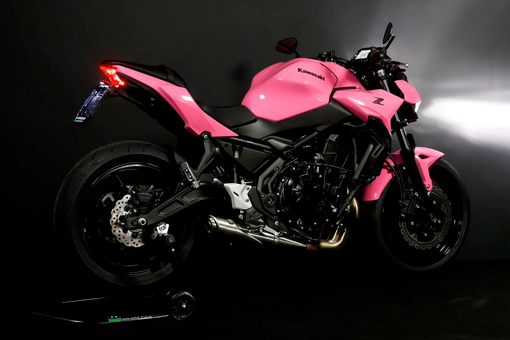 KAWASAKI Z 650 (50/35 KW) *Barbie Edition* Level 2-image-13