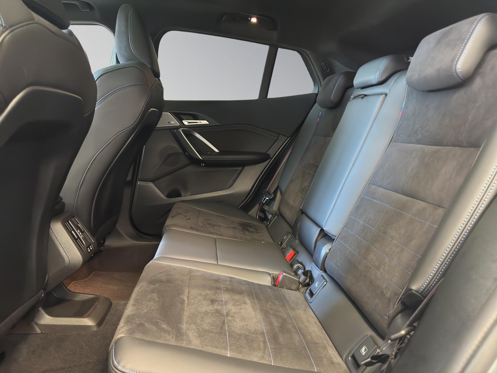 BMW X2 20d xDrive paddles-image-8