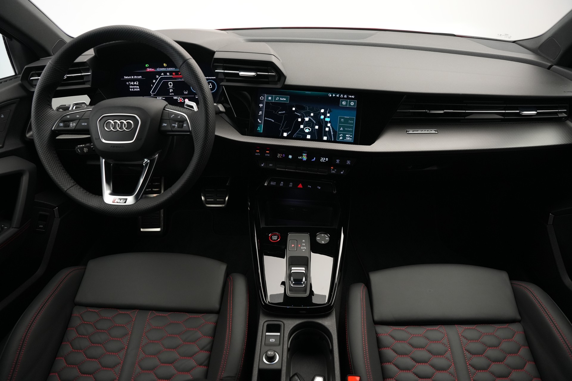 AUDI RS3 Sportback 2.5 TSI quattro S-tronic *Keramikbremse* *CH-Fahrzeug* *Carbon*-image-12