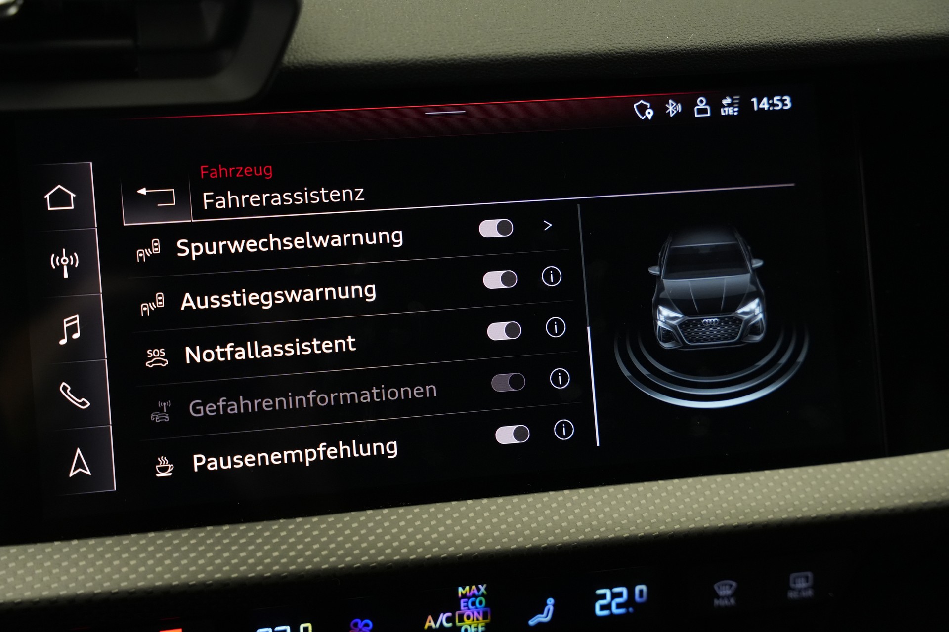 AUDI RS3 Sportback 2.5 TSI quattro S-tronic *Keramikbremse* *CH-Fahrzeug* *Carbon*-image-38