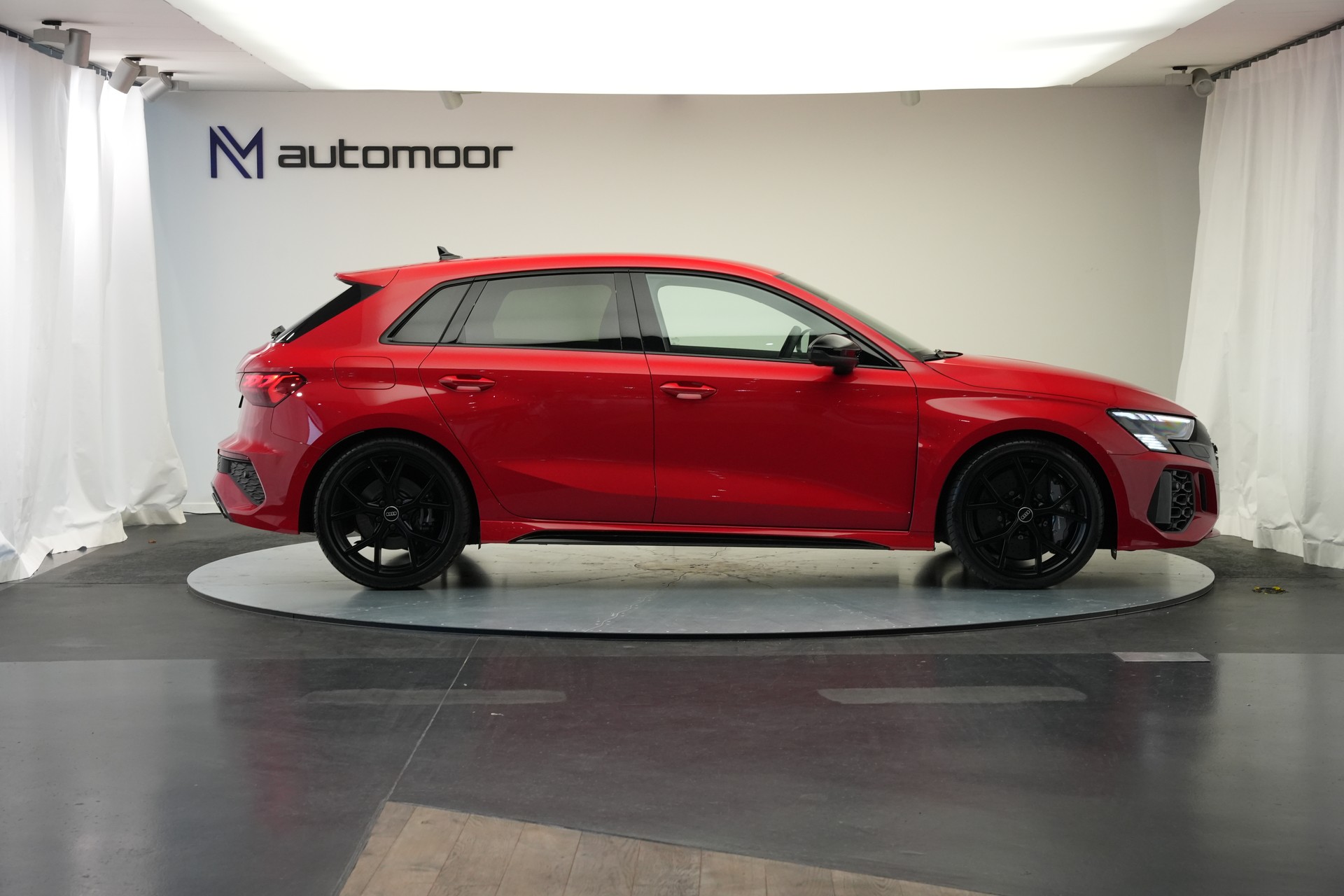 AUDI RS3 Sportback 2.5 TSI quattro S-tronic *Keramikbremse* *CH-Fahrzeug* *Carbon*-image-3
