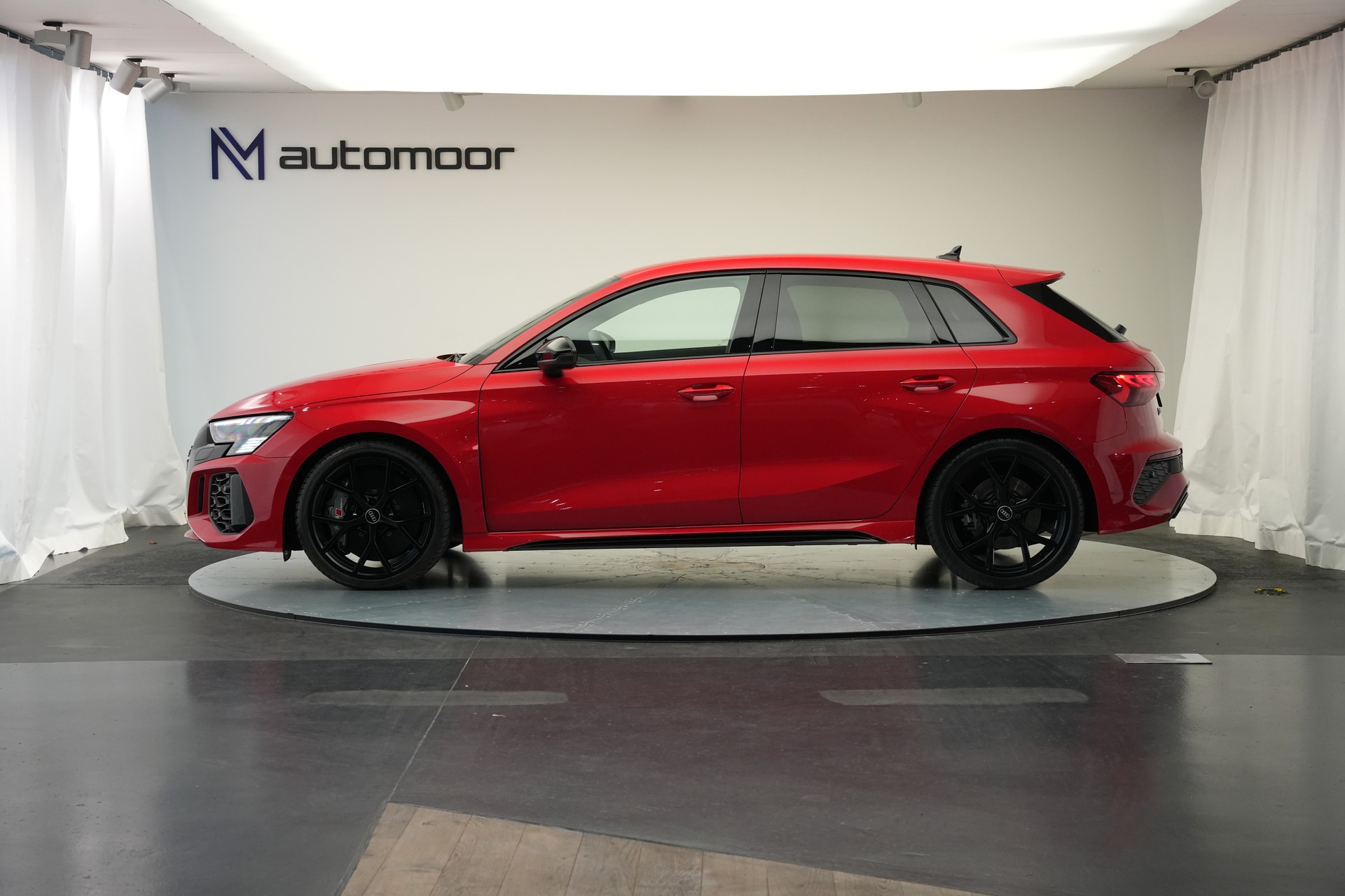 AUDI RS3 Sportback 2.5 TSI quattro S-tronic *Keramikbremse* *CH-Fahrzeug* *Carbon*-image-7