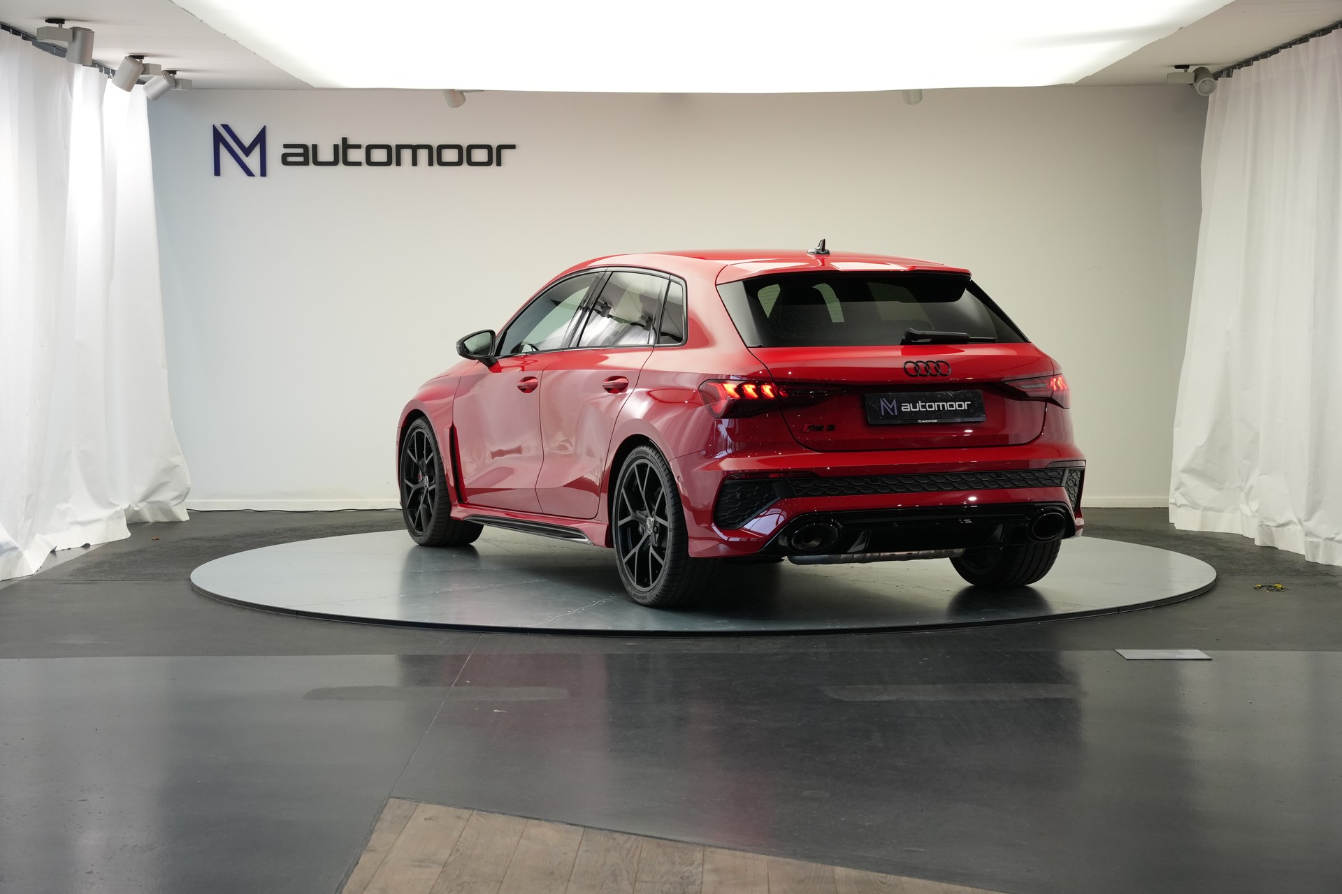 AUDI RS3 Sportback 2.5 TSI quattro S-tronic *Keramikbremse* *CH-Fahrzeug* *Carbon*-image-6