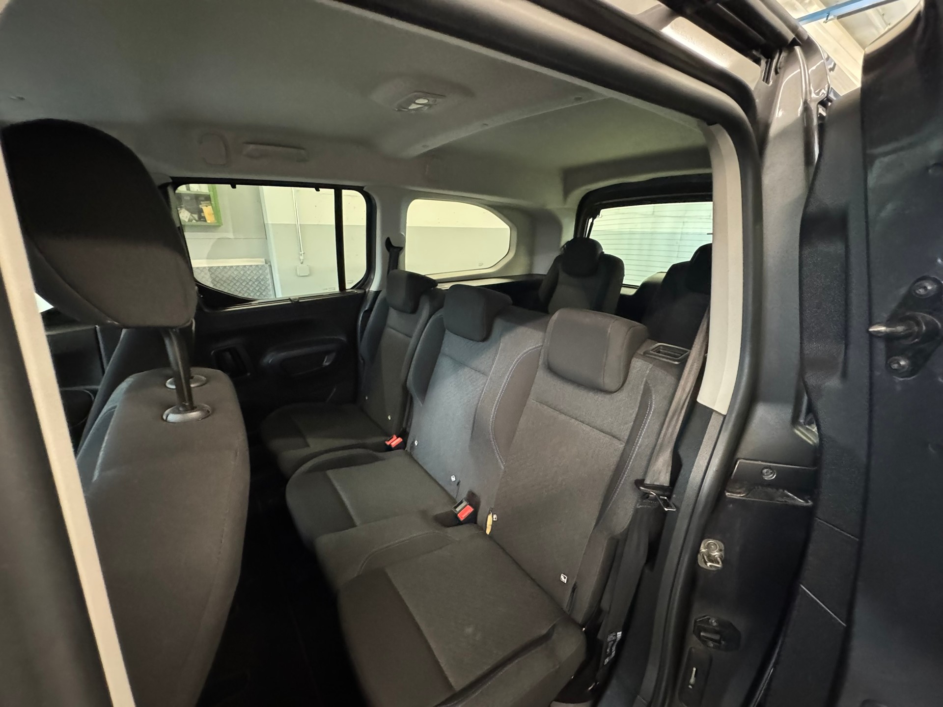 PEUGEOT Rifter Long 1.5 BlueHDi 7PL Active EAT8-image-14