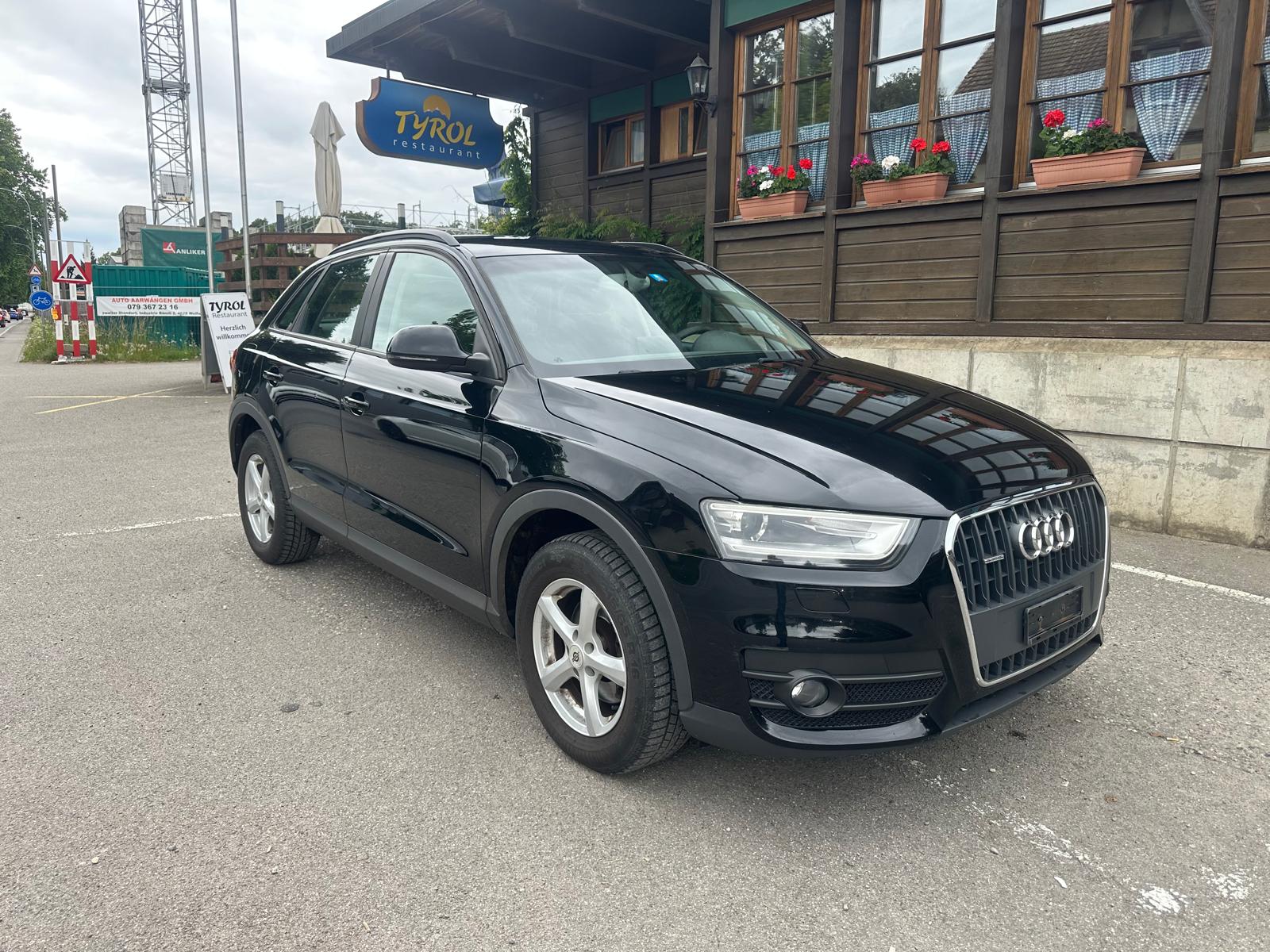 AUDI Q3 2.0 TFSI quattro S-tronic-image-0