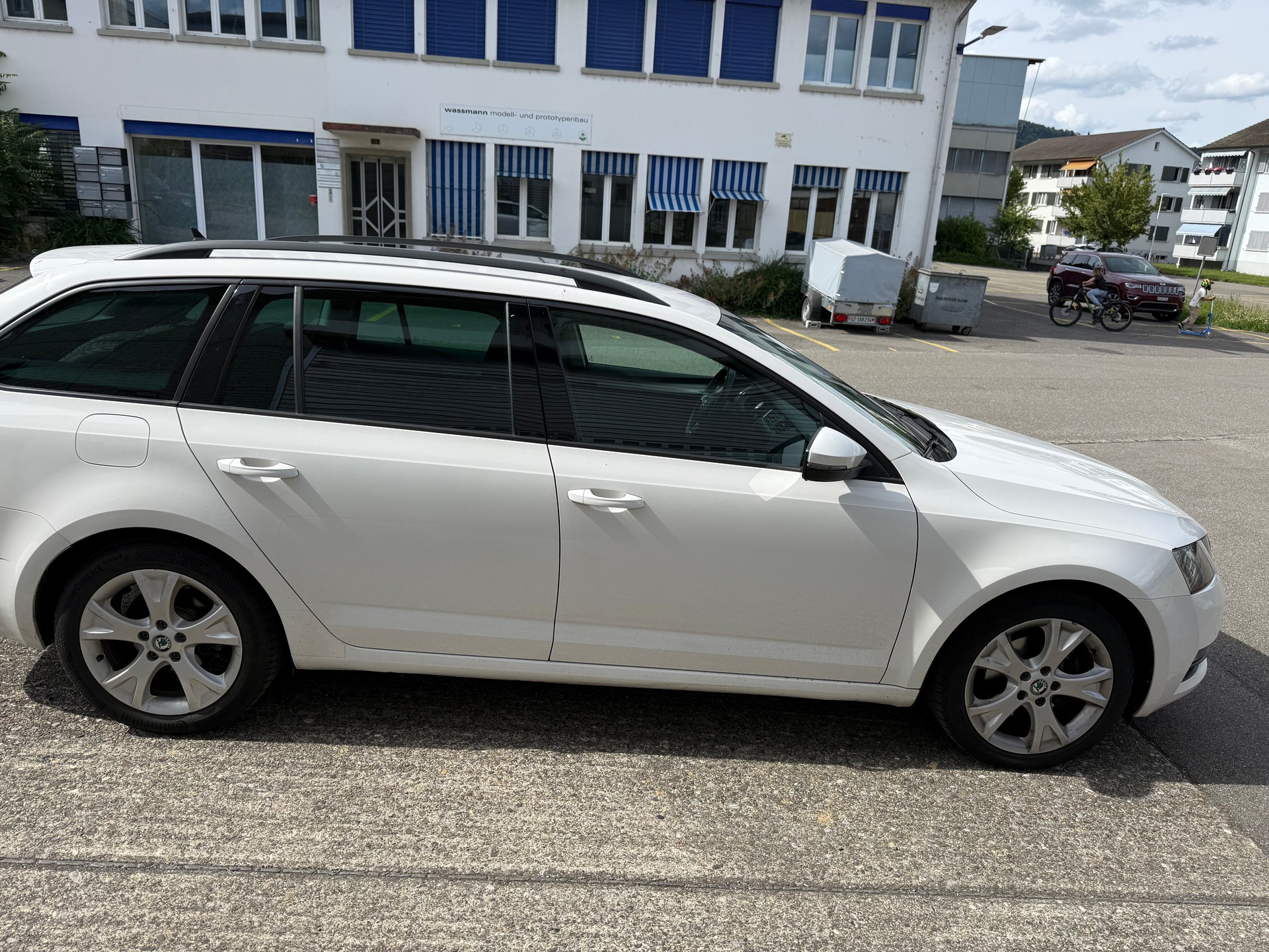 SKODA Octavia Combi 2.0 TDI Ambition 4x4 DSG-image-5