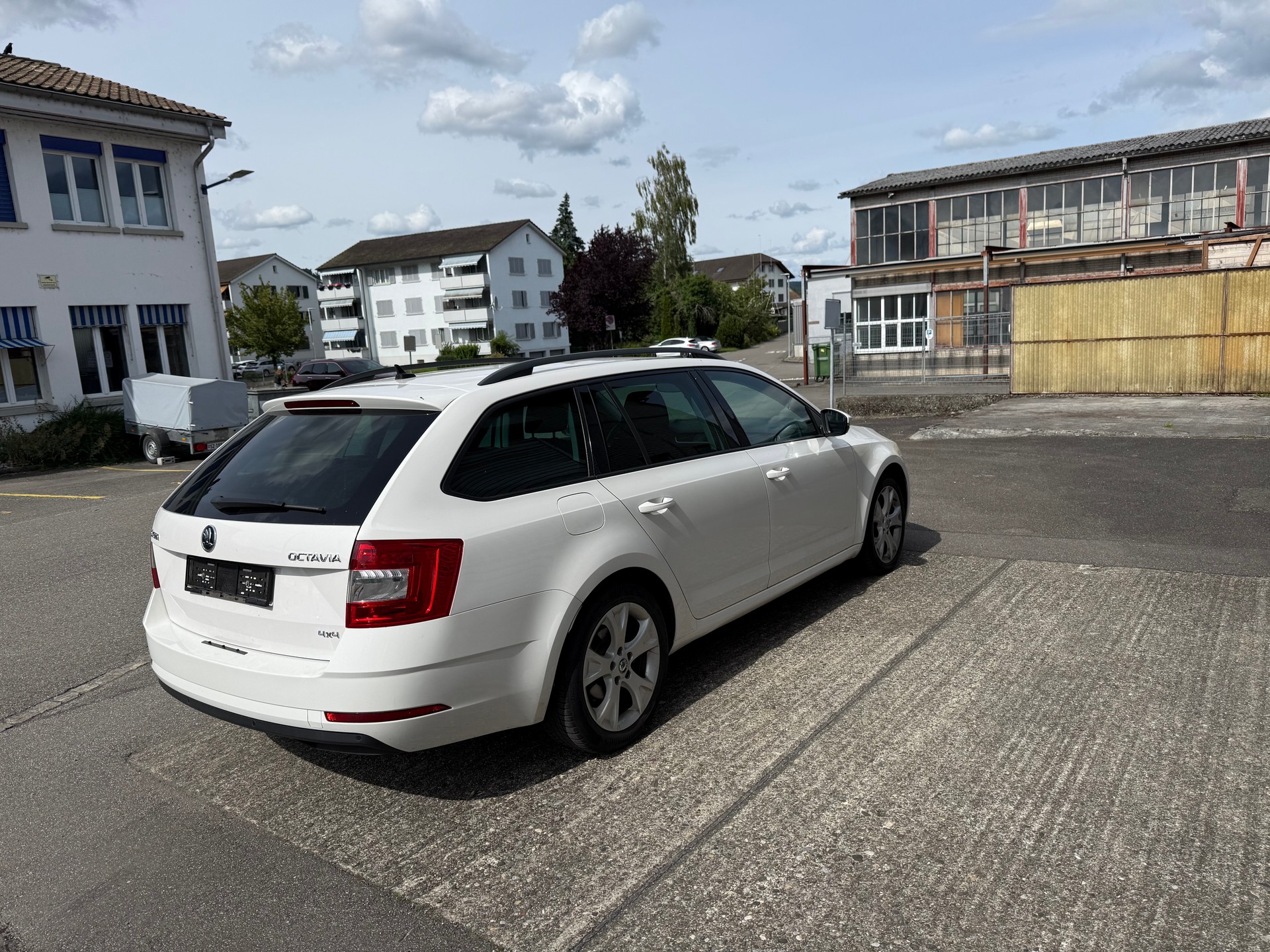 SKODA Octavia Combi 2.0 TDI Ambition 4x4 DSG-image-7