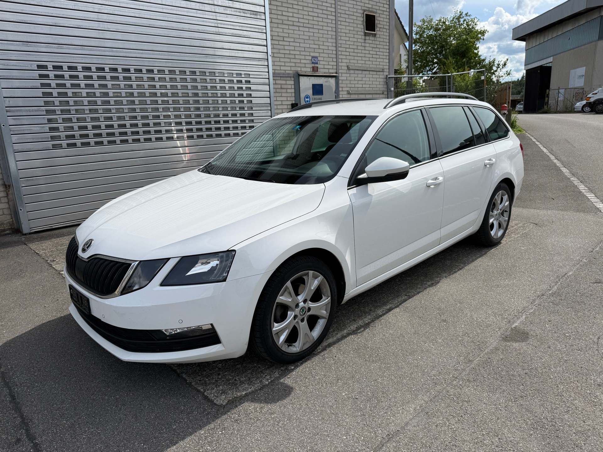 SKODA Octavia Combi 2.0 TDI Ambition 4x4 DSG-image-2