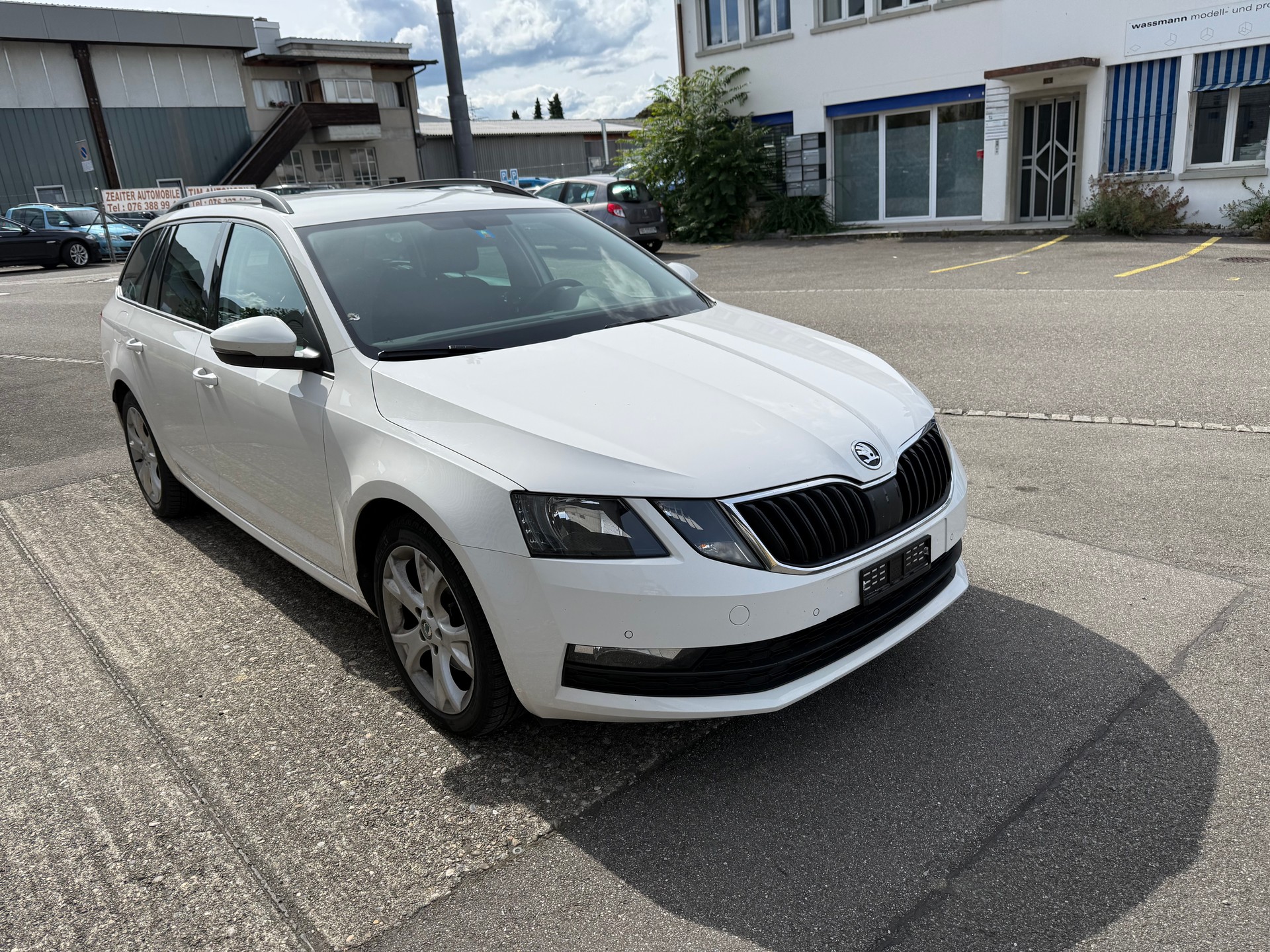 SKODA Octavia Combi 2.0 TDI Ambition 4x4 DSG-image-4