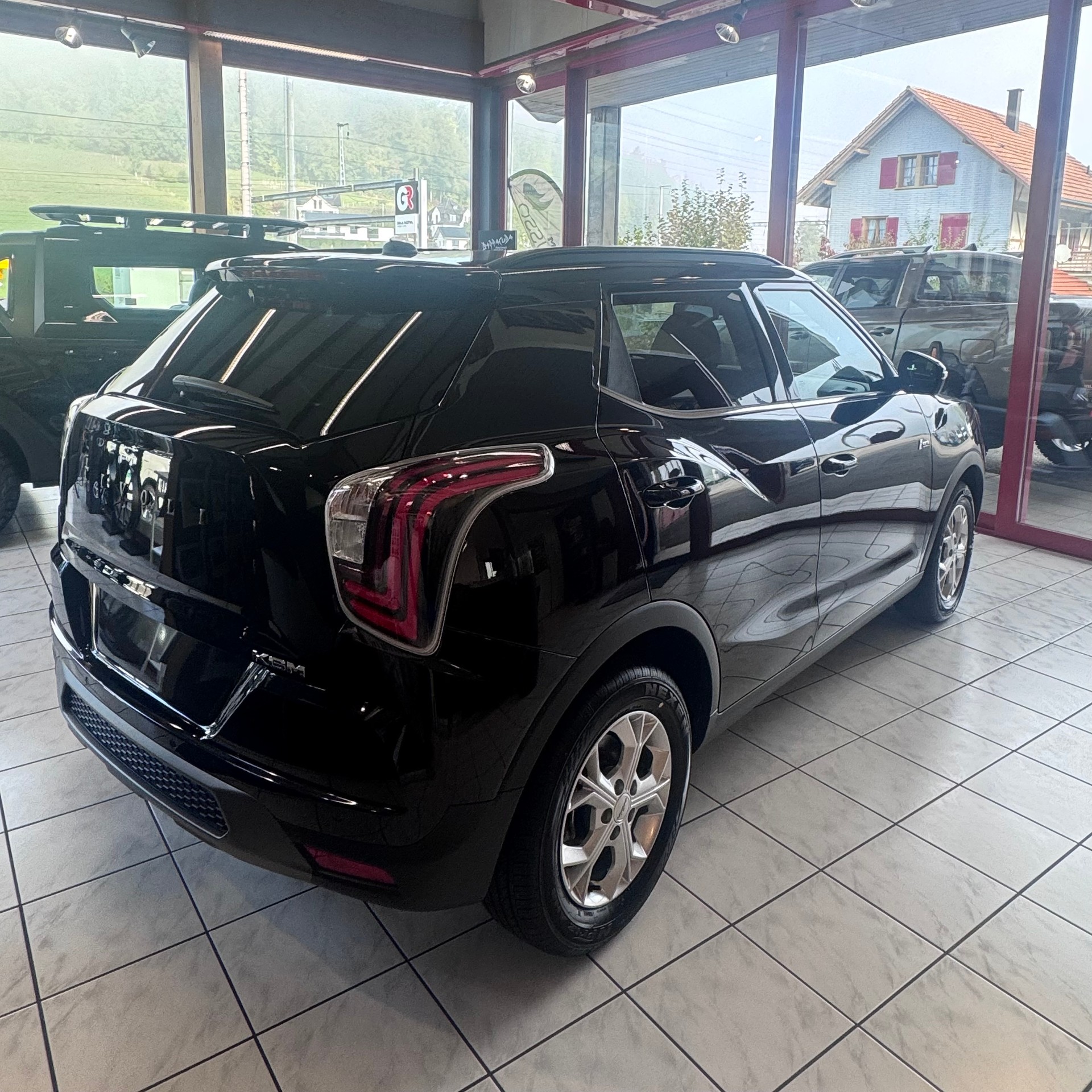 KGM-SsangYong Tivoli 1.5 6MT 2WD STEEL-showroom-element-3