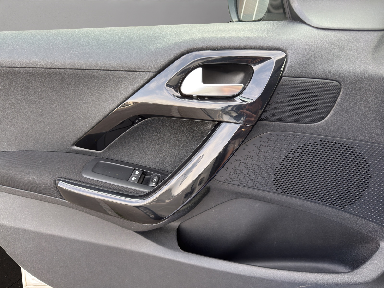 PEUGEOT 208 1.2 PureTech Access-image-11
