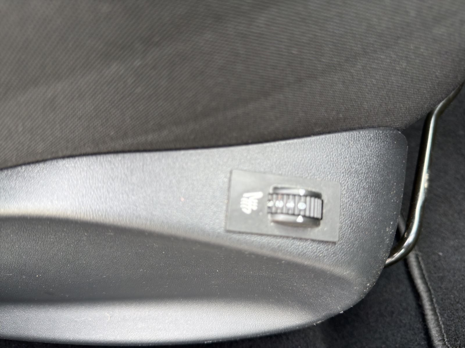 PEUGEOT 208 1.2 PureTech Access-image-21