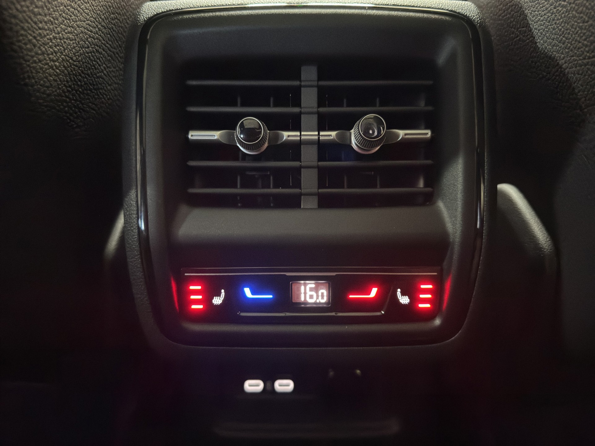 SKODA Kodiaq 2.0 TDI Sportline "Panodach-Matrix-Winter Paket"-image-11