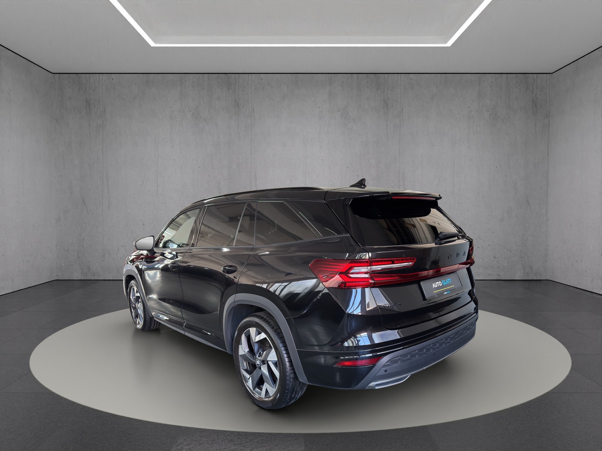 SKODA Kodiaq 2.0 TDI Sportline "Panodach-Matrix-Winter Paket"-image-4