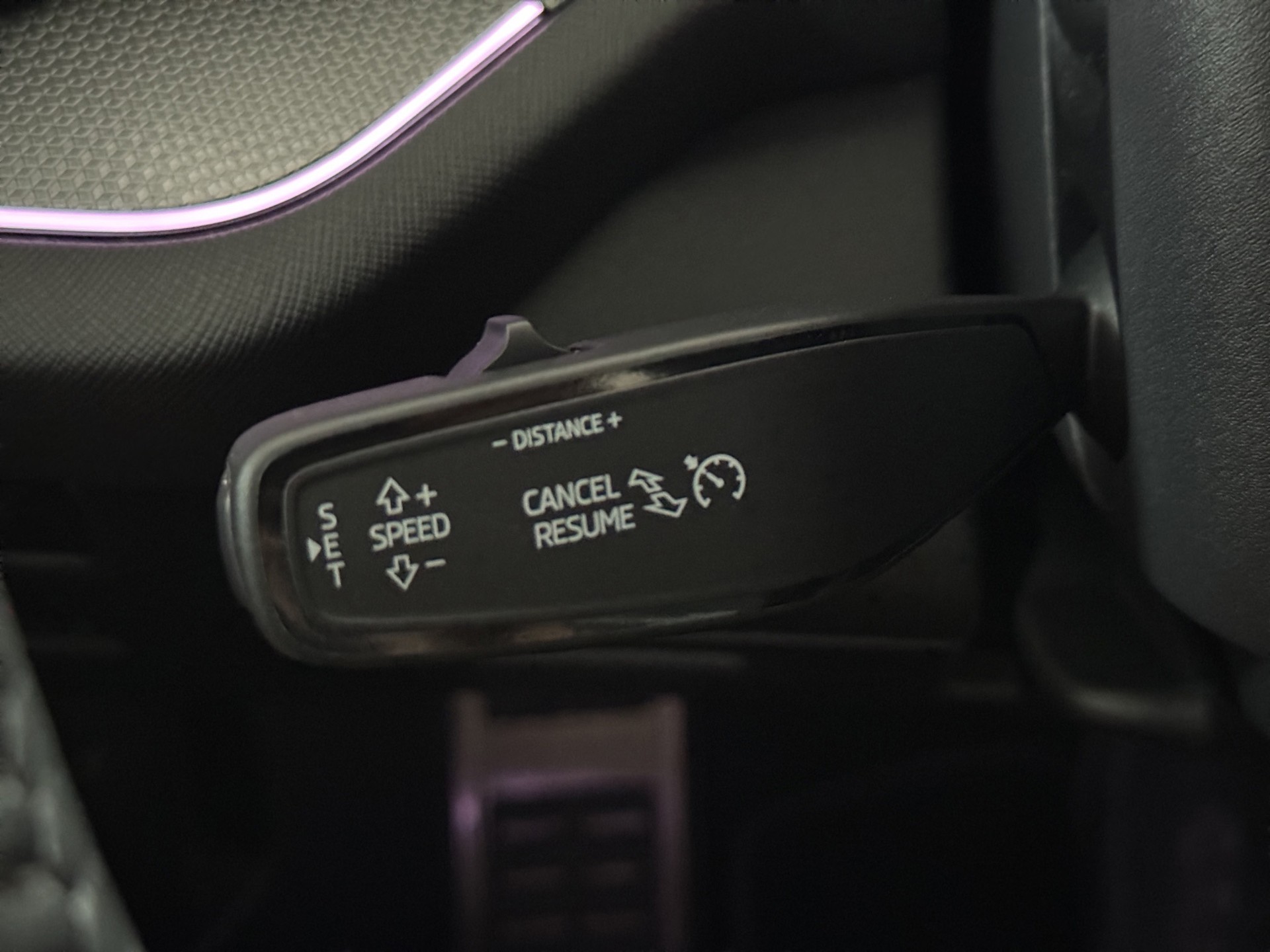 SKODA Kodiaq 2.0 TDI Sportline "Panodach-Matrix-Winter Paket"-image-15