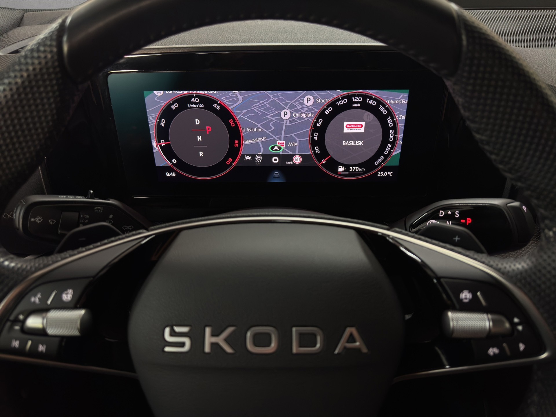 SKODA Kodiaq 2.0 TDI Sportline "Panodach-Matrix-Winter Paket"-image-14