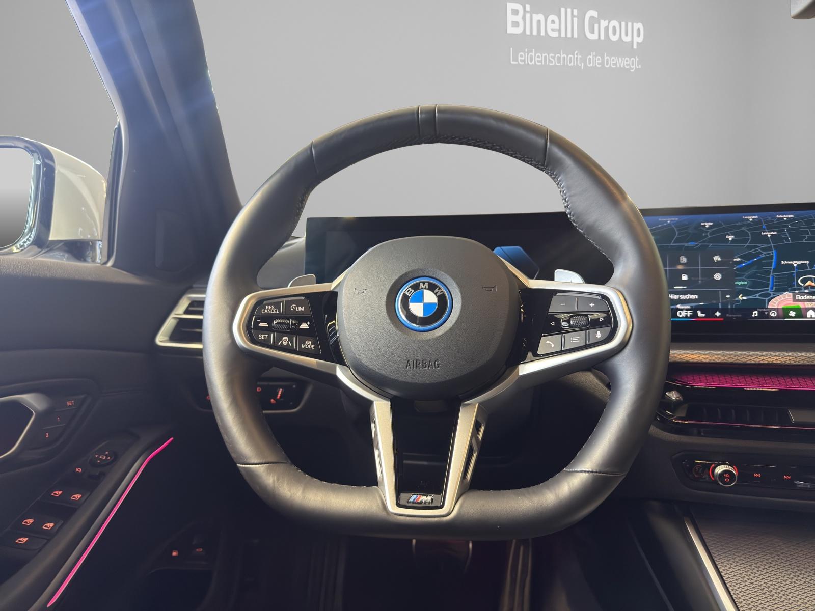 BMW 330e xDrive Touring M-SportPaket-image-13