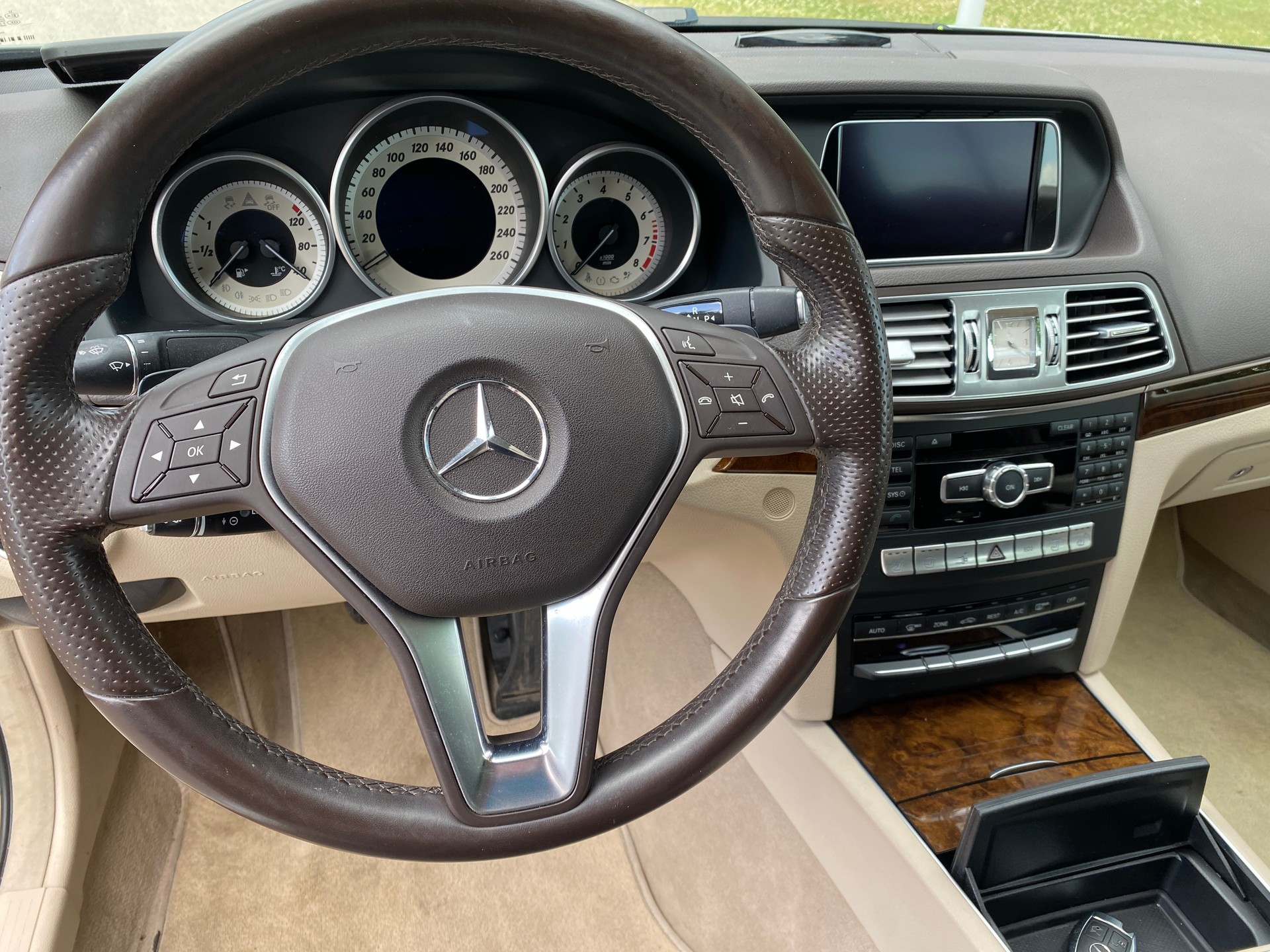 MERCEDES-BENZ E 500 Cabriolet 1er main PN CHF 127800.- Cuir marron - Toile de capote marron (8R89)-image-11
