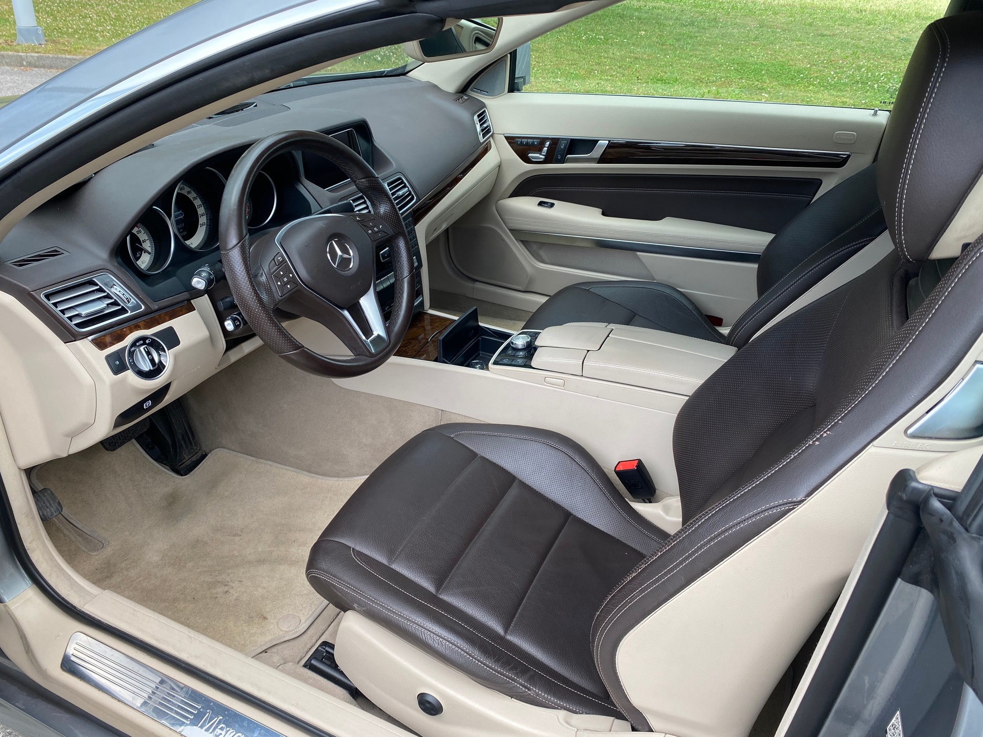MERCEDES-BENZ E 500 Cabriolet 1er main PN CHF 127800.- Cuir marron - Toile de capote marron (8R89)-image-13