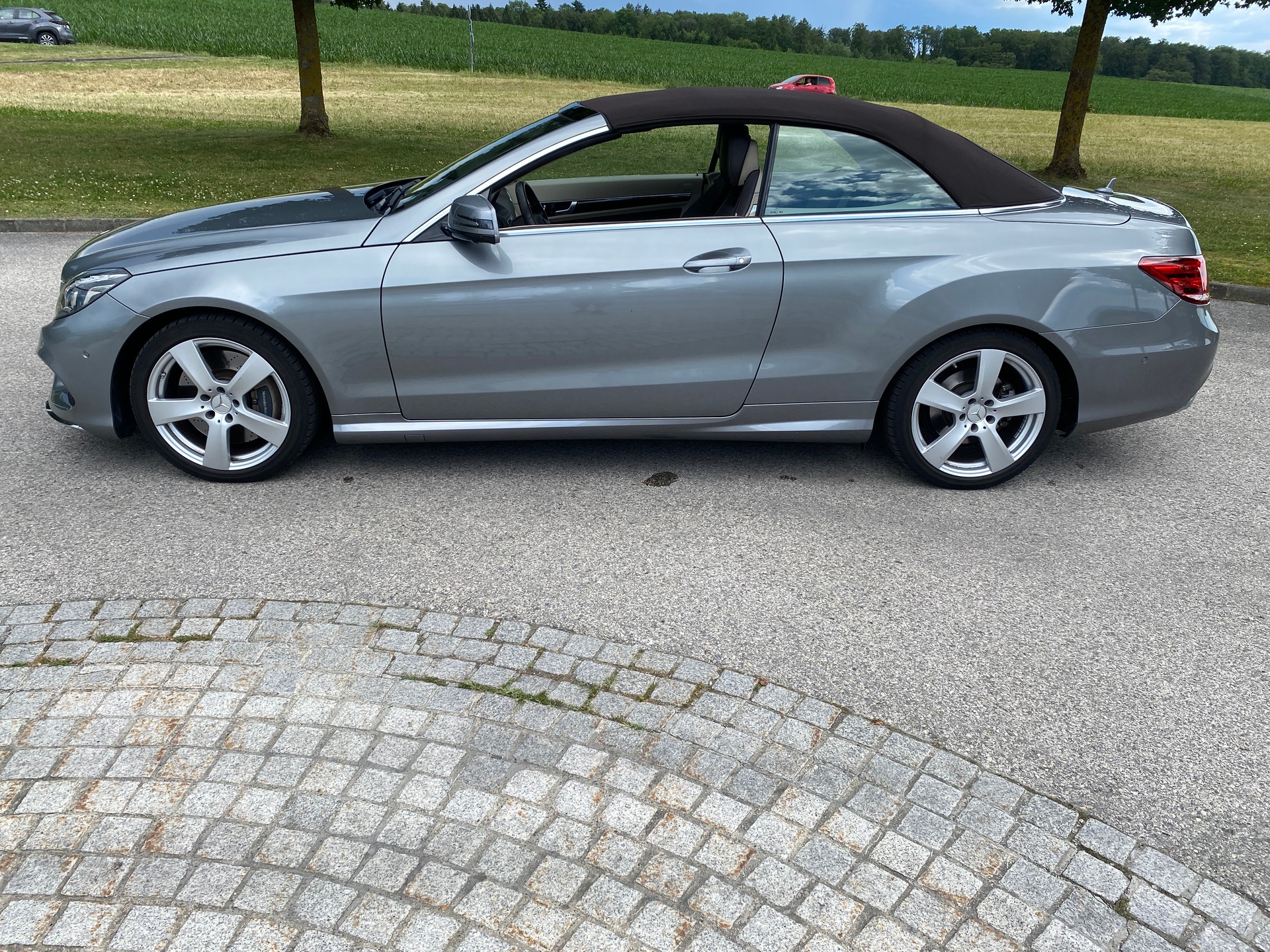 MERCEDES-BENZ E 500 Cabriolet 1er main PN CHF 127800.- Cuir marron - Toile de capote marron (8R89)-image-3
