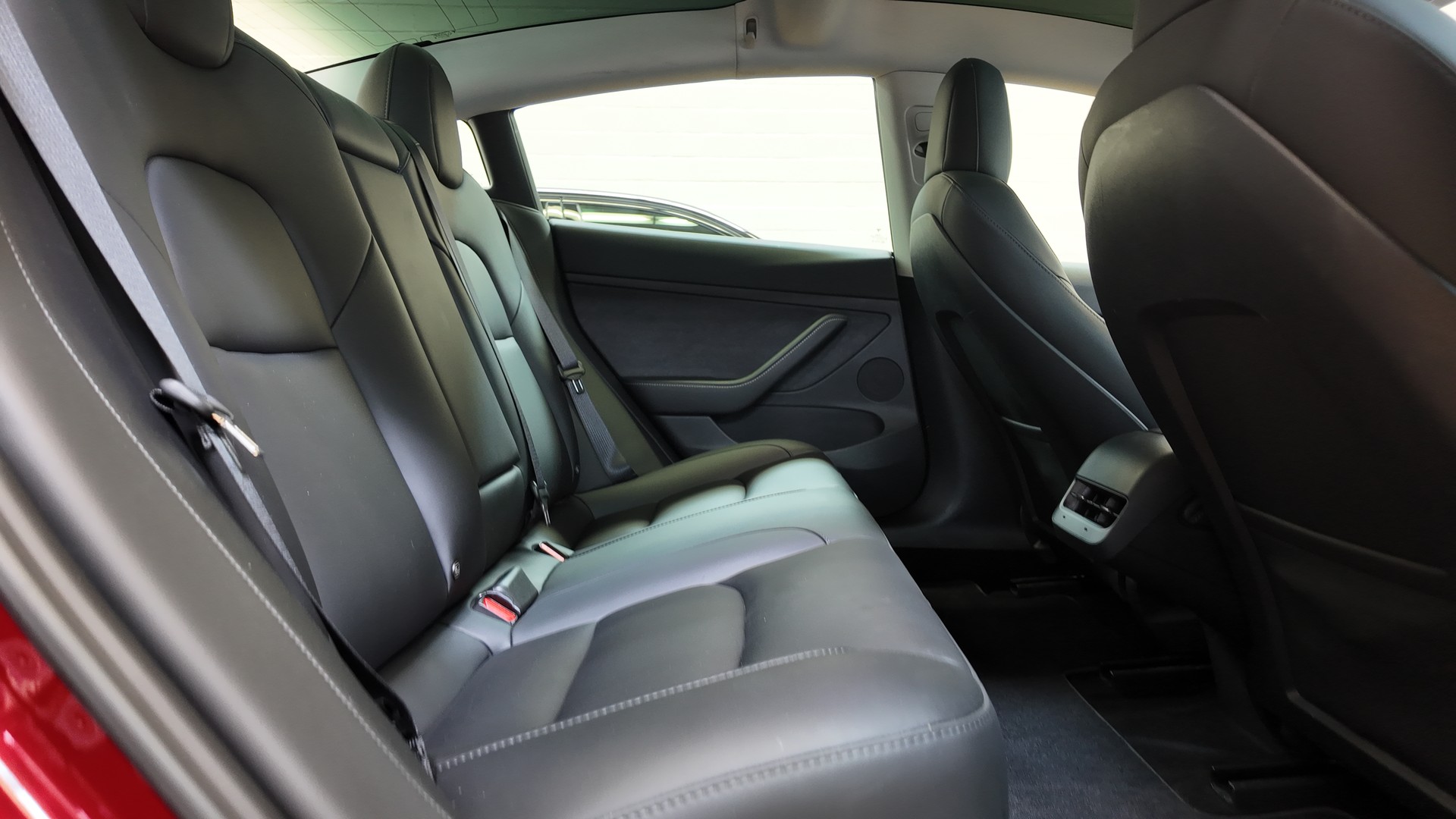 TESLA Model 3 Long Range Dual Motor AWD-image-14