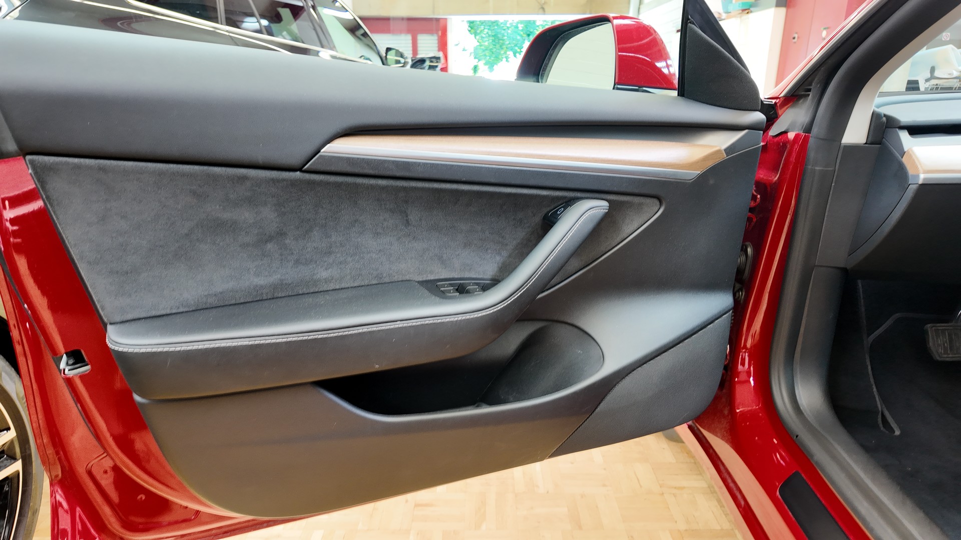 TESLA Model 3 Long Range Dual Motor AWD-image-11