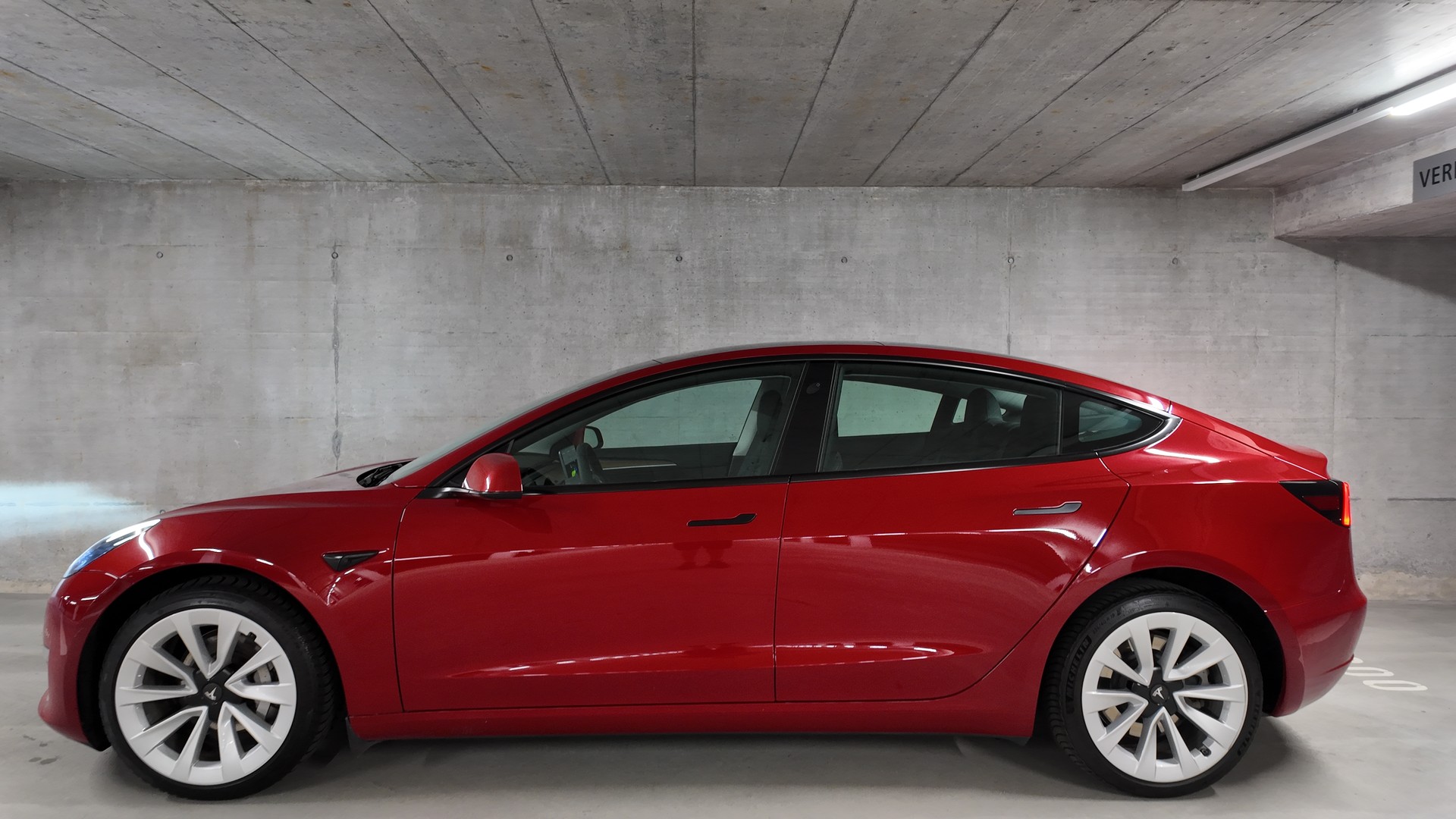 TESLA Model 3 Long Range Dual Motor AWD-image-2