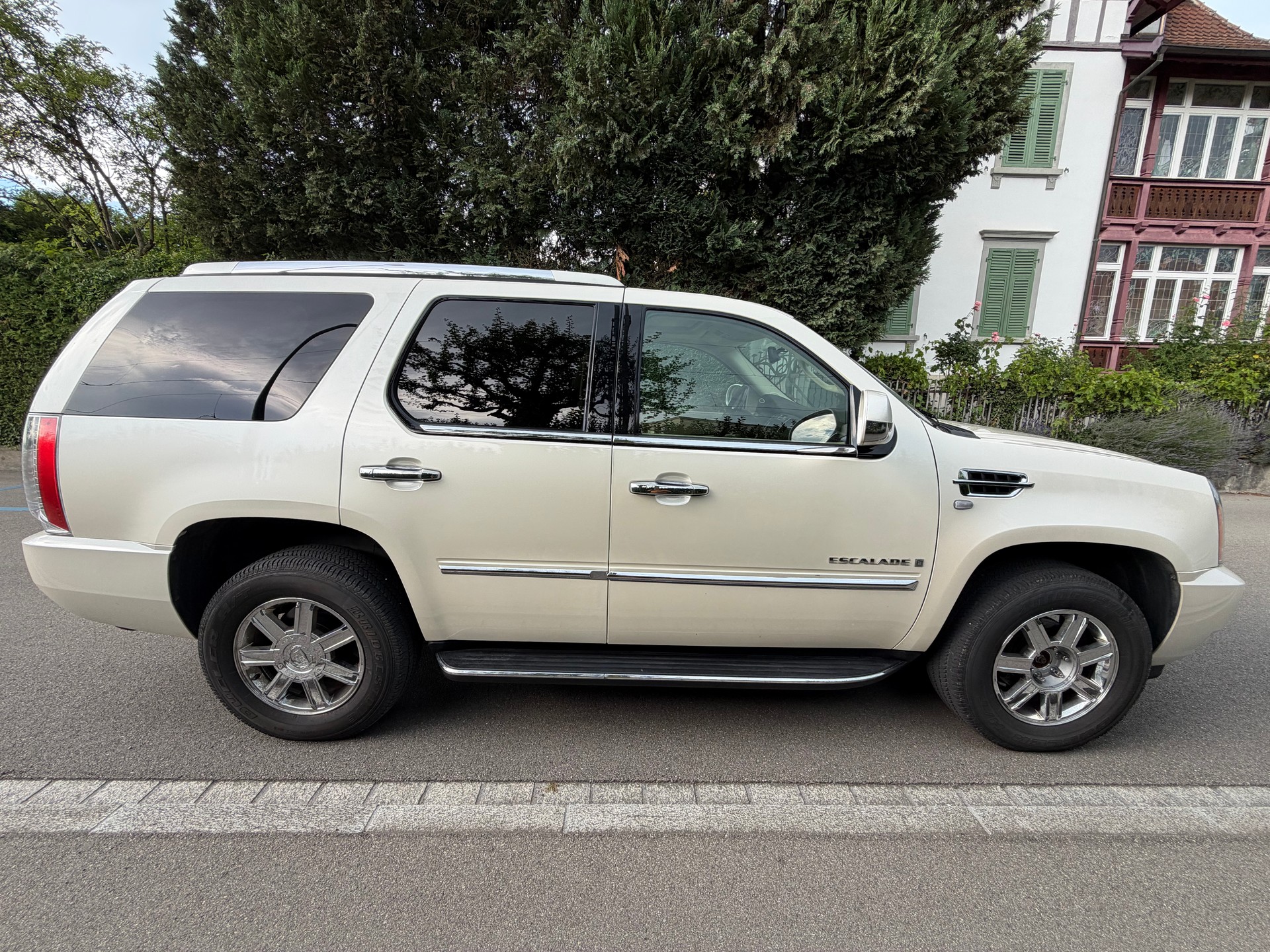 CADILLAC Escalade 6.2 Sport Luxury-image-1