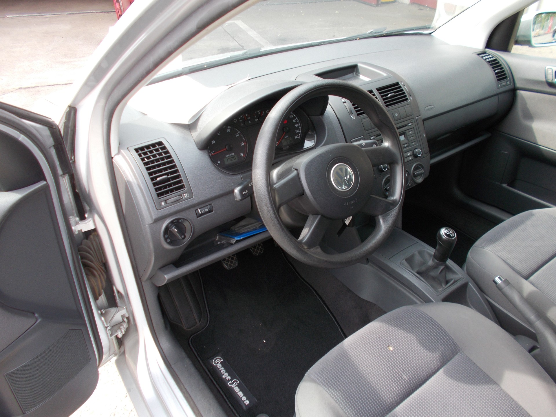 VW 1.4 16V 75 Trendline-image-4