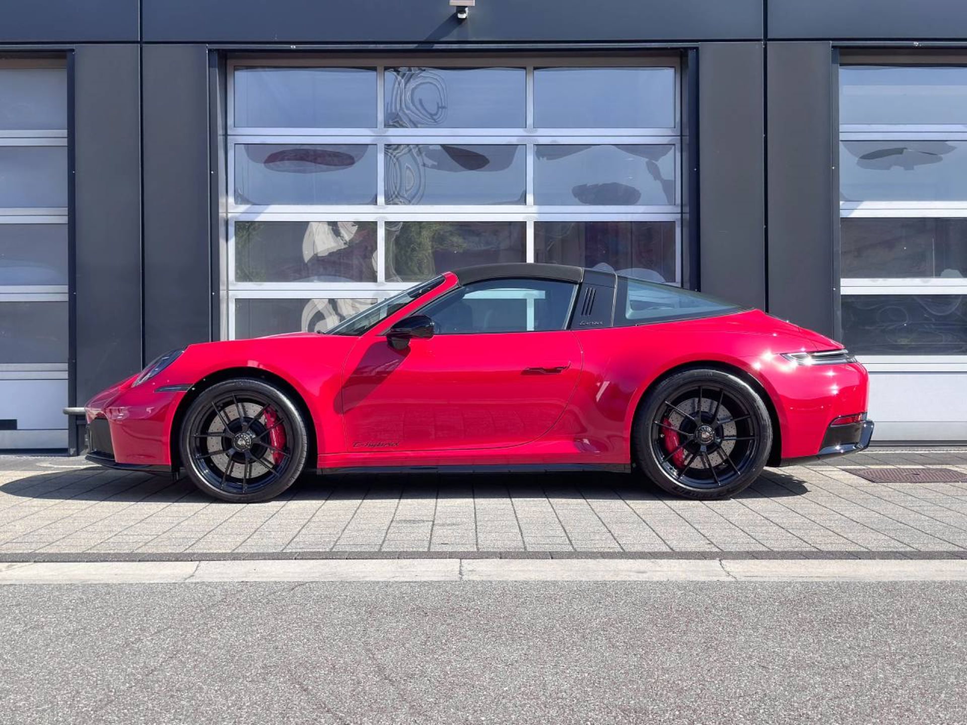 PORSCHE 911 Targa 4 GTS-image-8