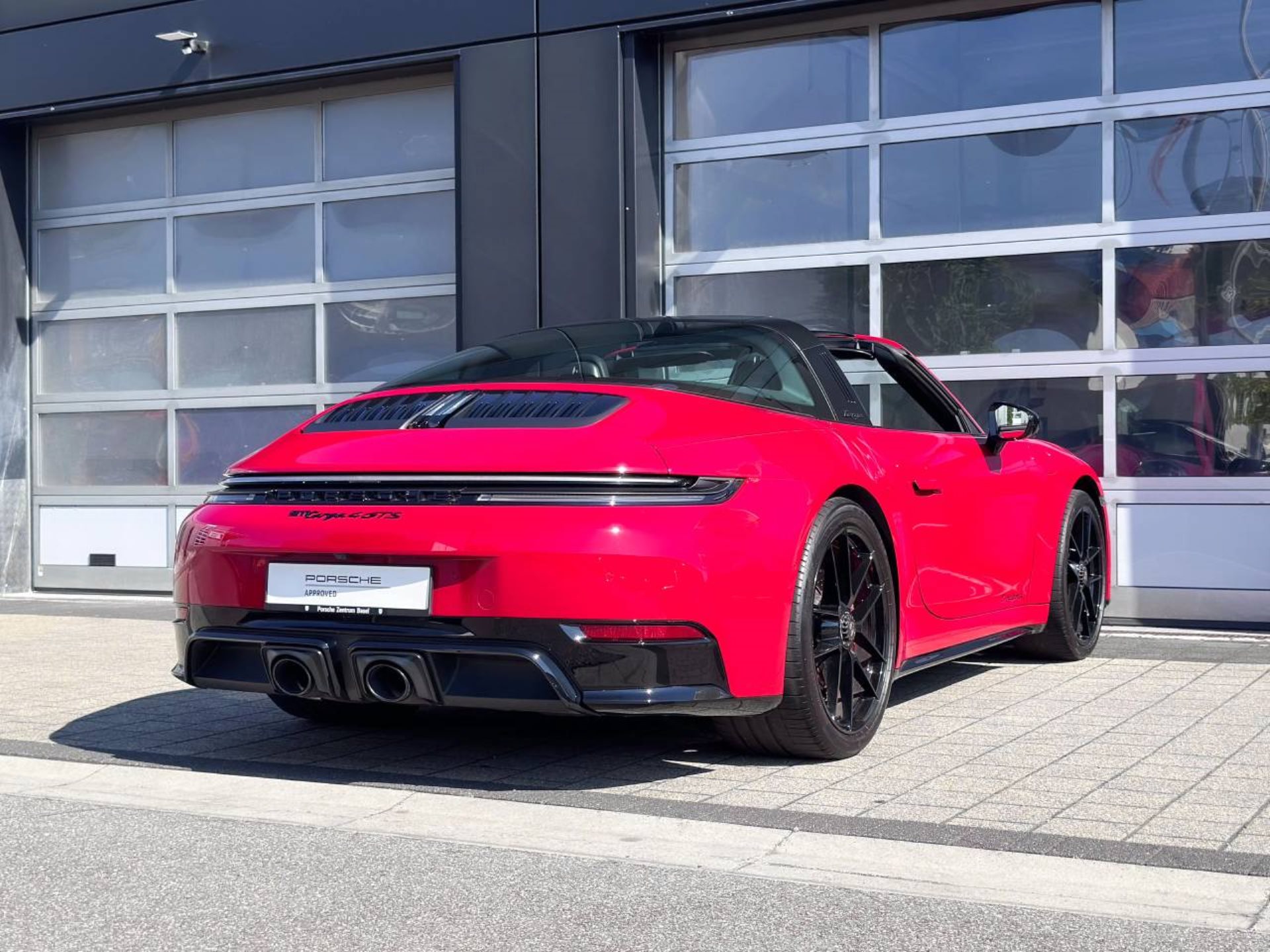 PORSCHE 911 Targa 4 GTS-image-10