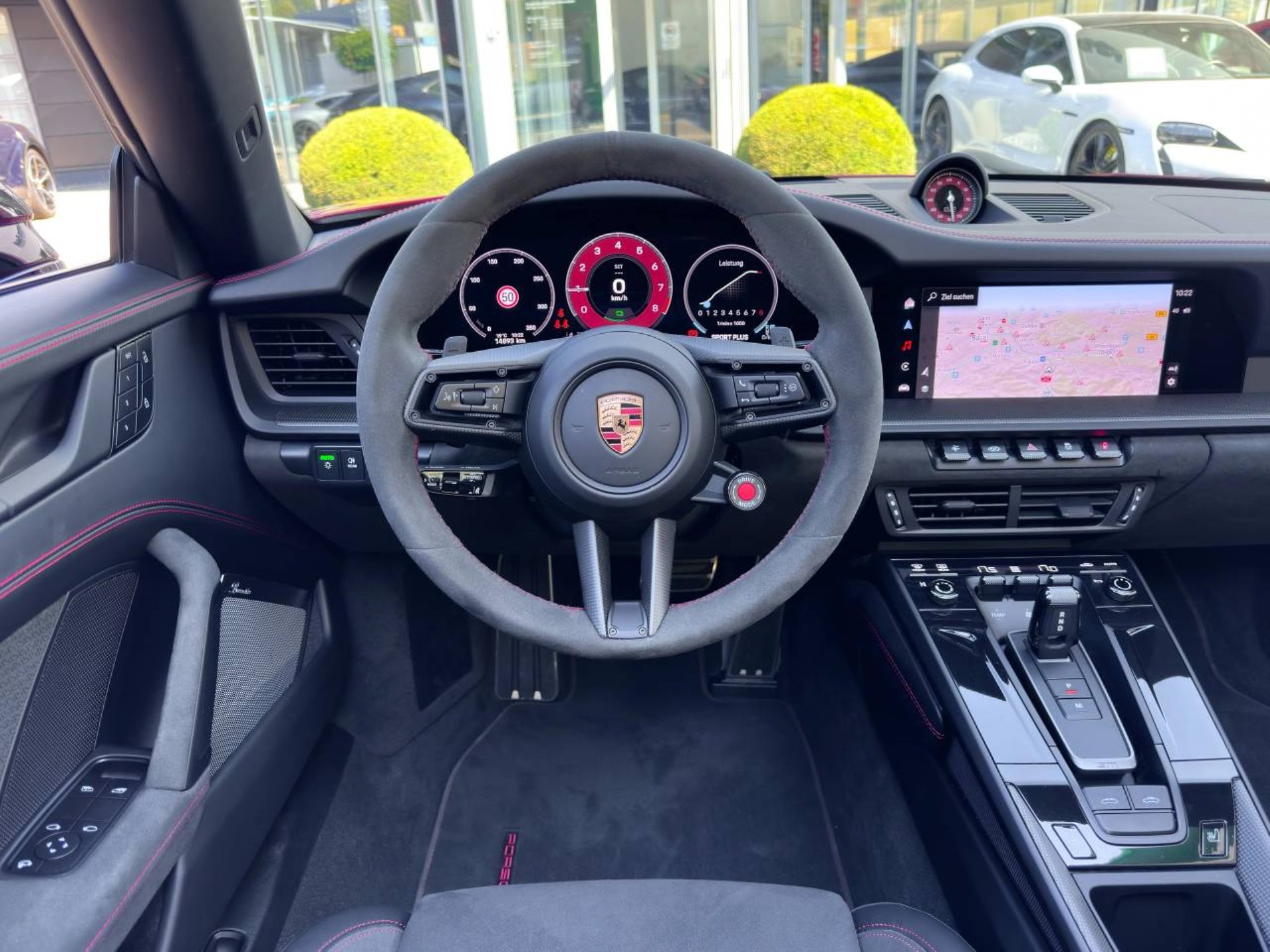 PORSCHE 911 Targa 4 GTS-image-16