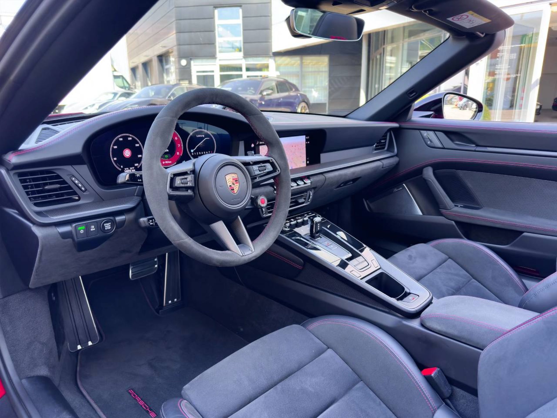 PORSCHE 911 Targa 4 GTS-showroom-element-3