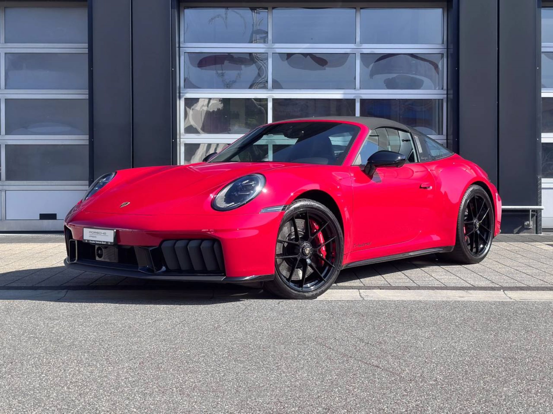 PORSCHE 911 Targa 4 GTS-image-9