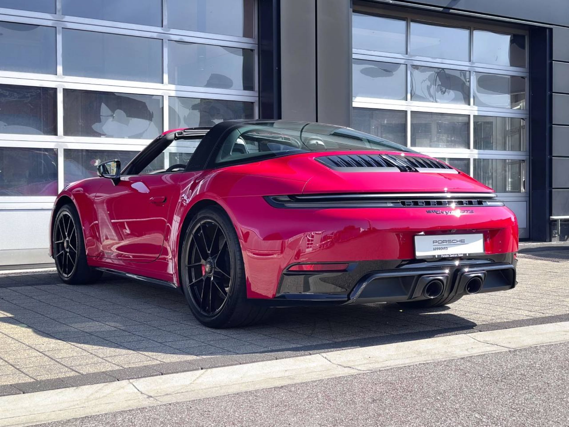 PORSCHE 911 Targa 4 GTS-image-11