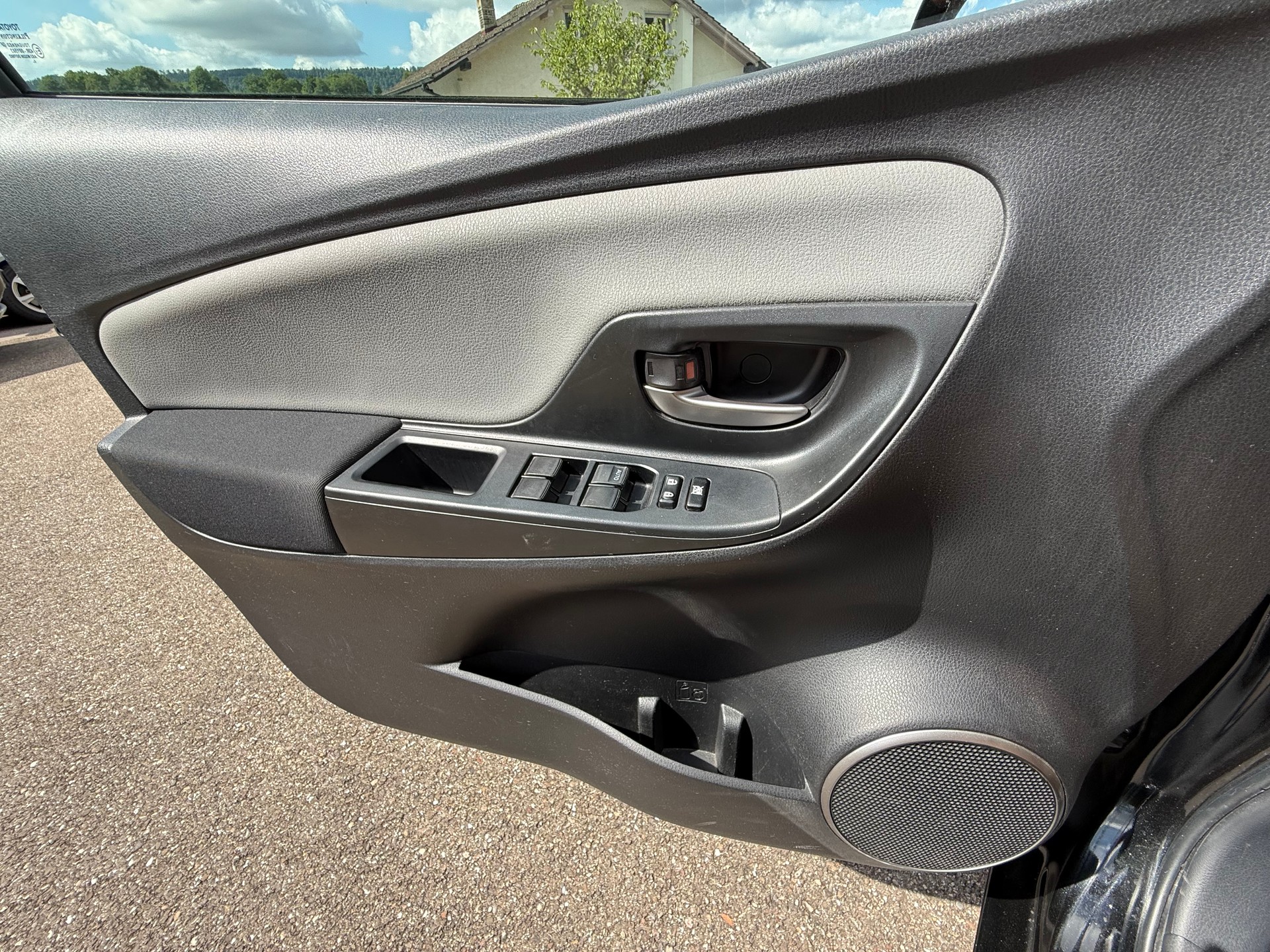 TOYOTA Yaris 1.33 Trend-image-9