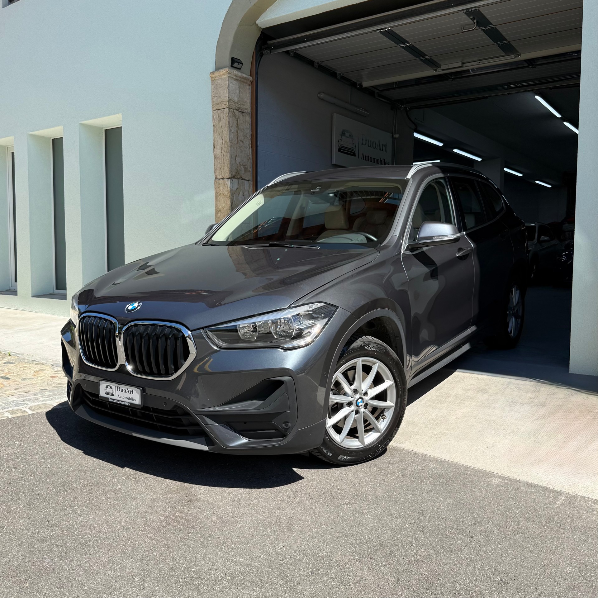 BMW X1 xDrive 18d Steptronic-image-0