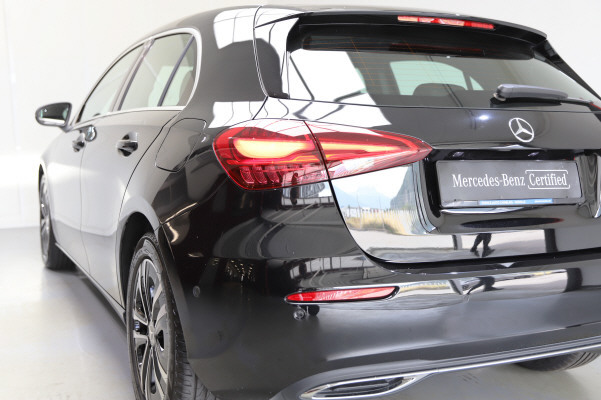 MERCEDES-BENZ A 200 7G-DCT-showroom-element-3