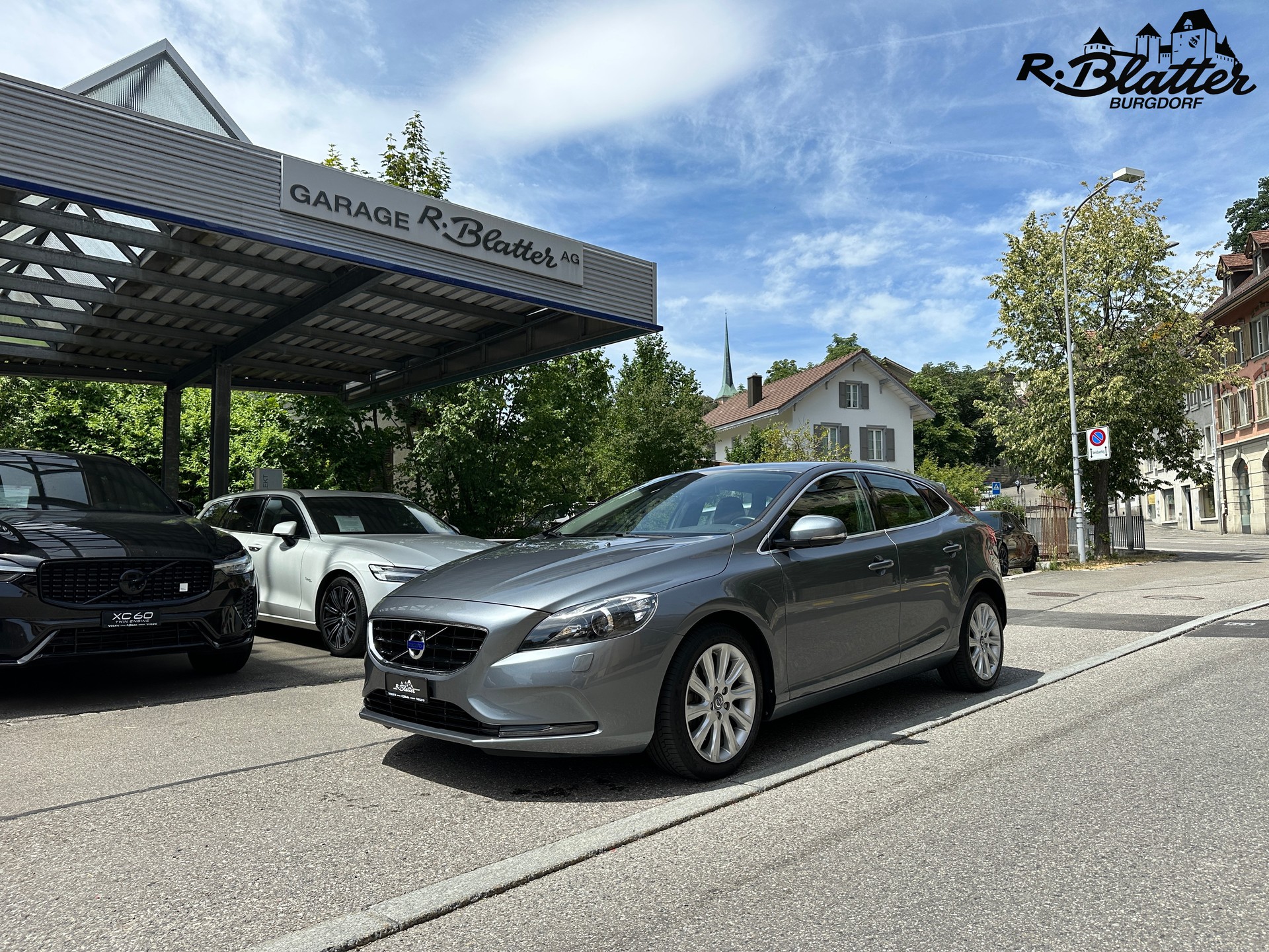 VOLVO V40 D3 Summum Geartronic-image-0