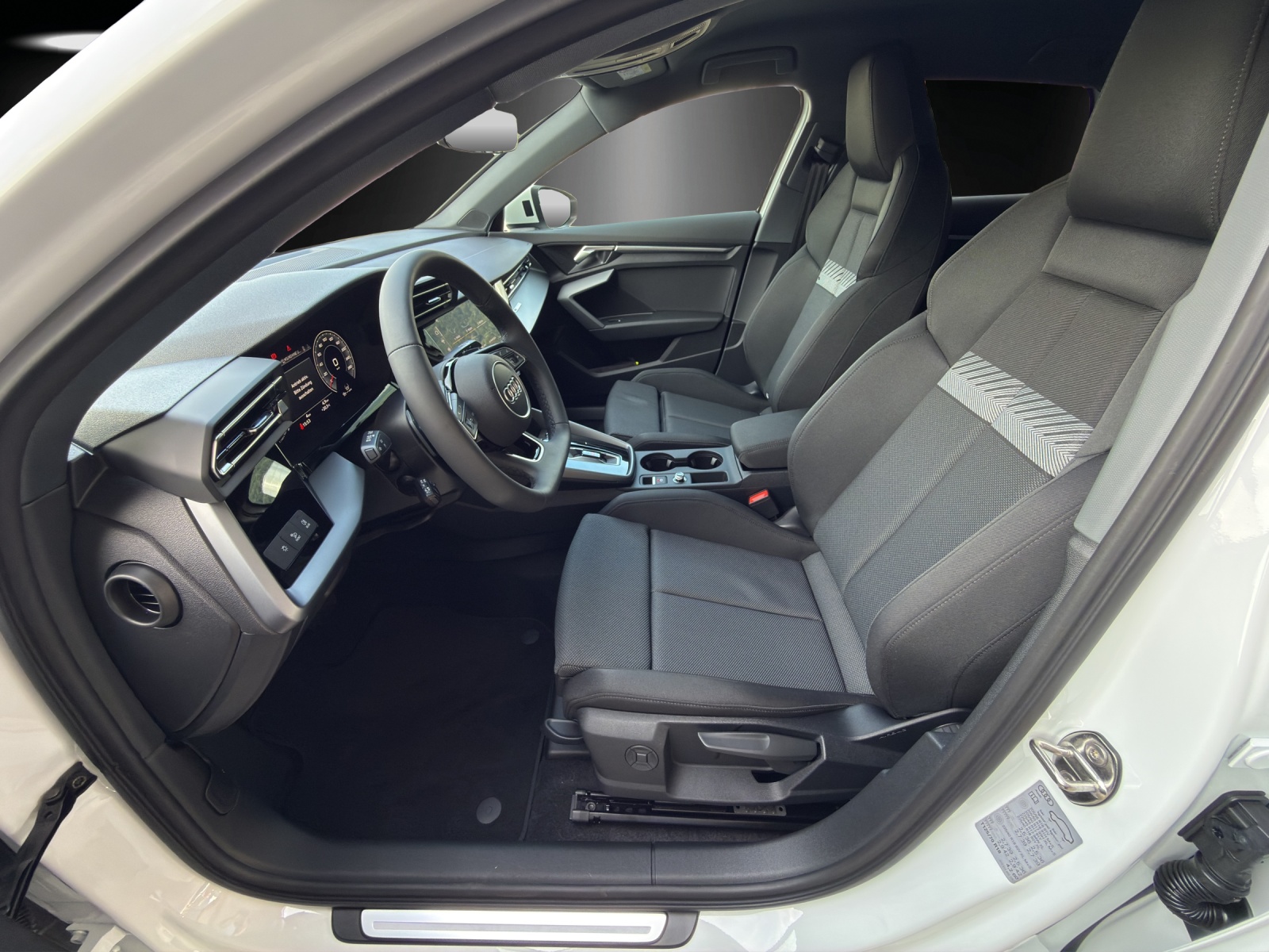 AUDI A3 Sportback TFSI 110 kW Attraction S tronic-image-9