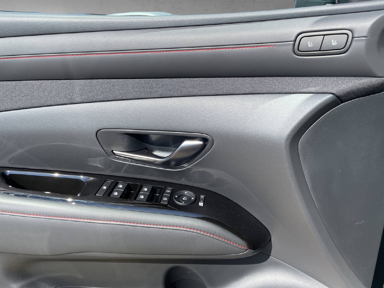 HYUNDAI Tucson 1.6 T-GDi HEV N-Line 4W Sun,MY27-image-4