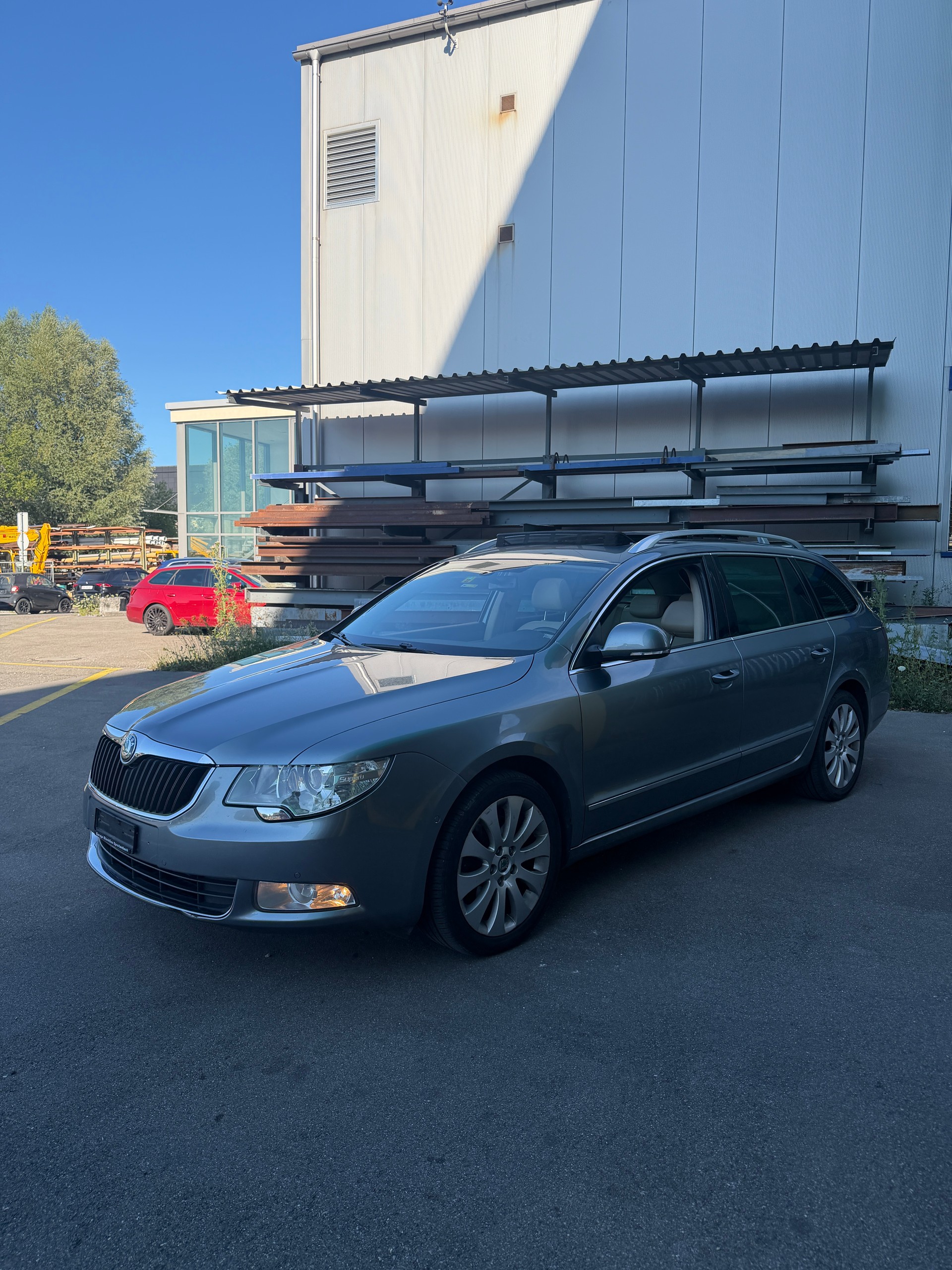 SKODA Superb Combi 2.0 TDi Elegance 4x4 DSG-image-2