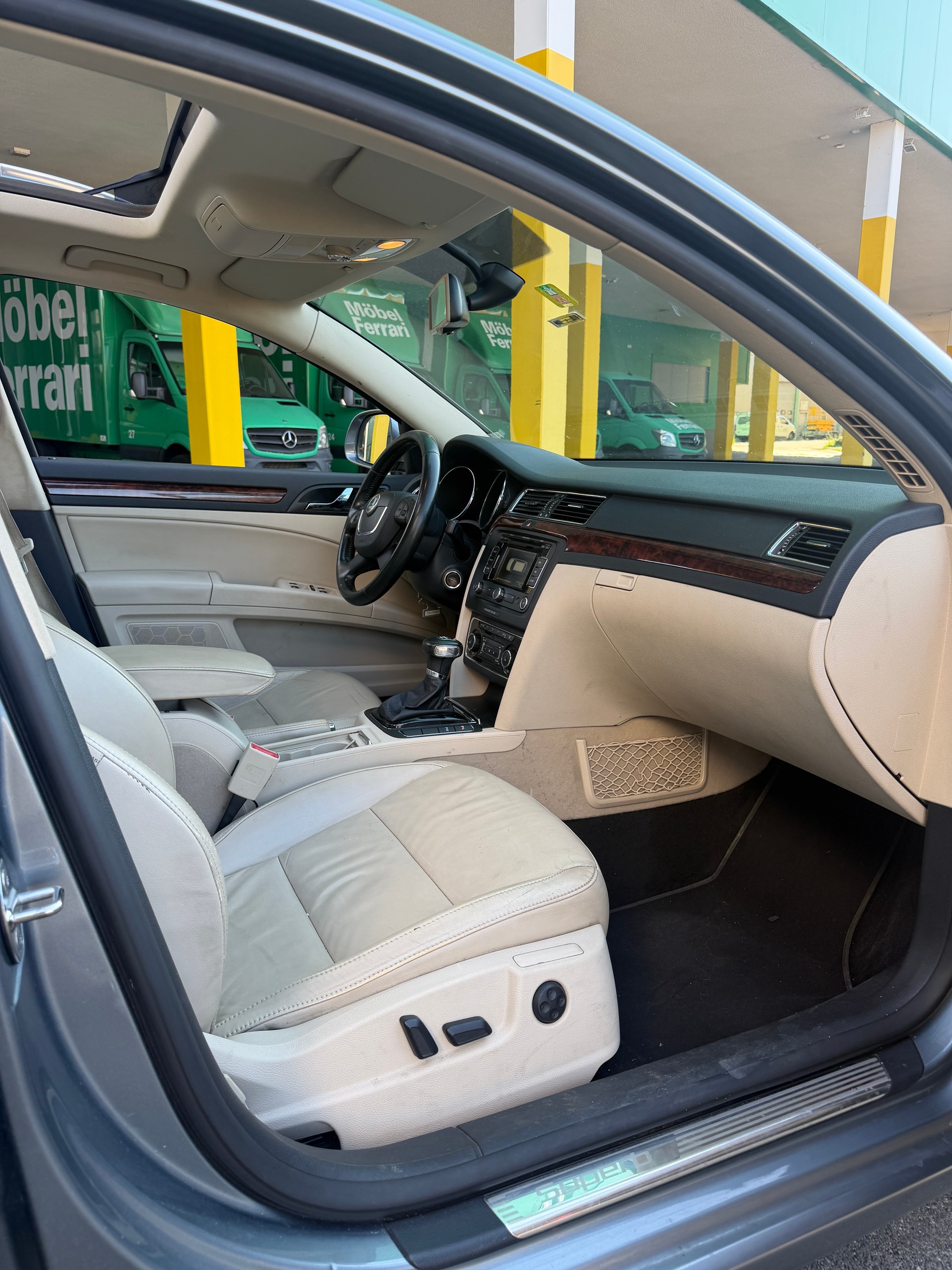 SKODA Superb Combi 2.0 TDi Elegance 4x4 DSG-image-8