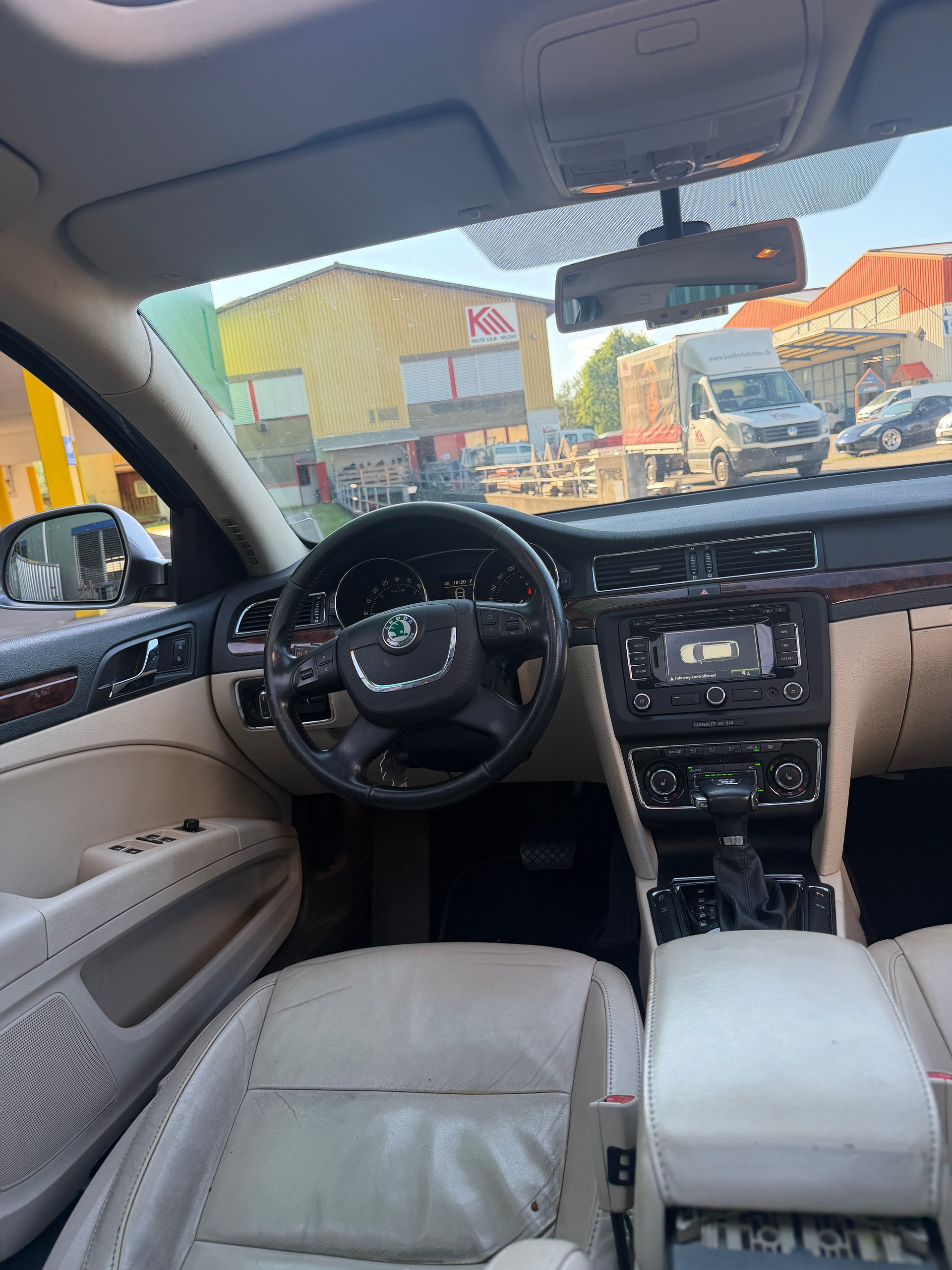 SKODA Superb Combi 2.0 TDi Elegance 4x4 DSG-image-9
