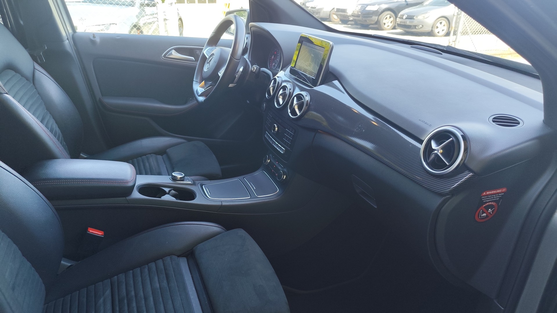 MERCEDES-BENZ B 250 AMG Line 4Matic 7G-DCT-image-11