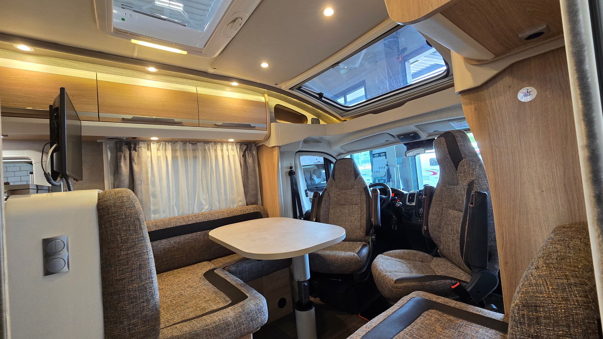 KNAUS Sky Ti 700, Fiat Ducato 2.3MJT 150PS-image-6