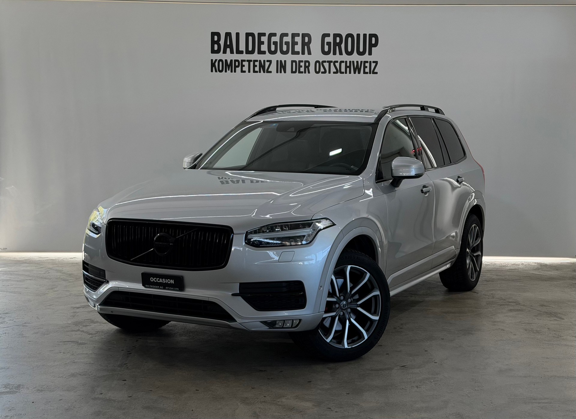 VOLVO XC90 2.0 D5 Momentum 7P. AWD-image-0
