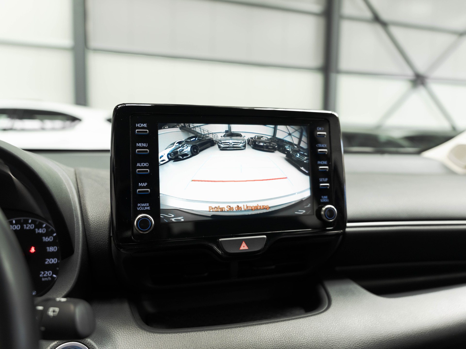 TOYOTA Yaris 1.5 Comfort e-CVT-image-28